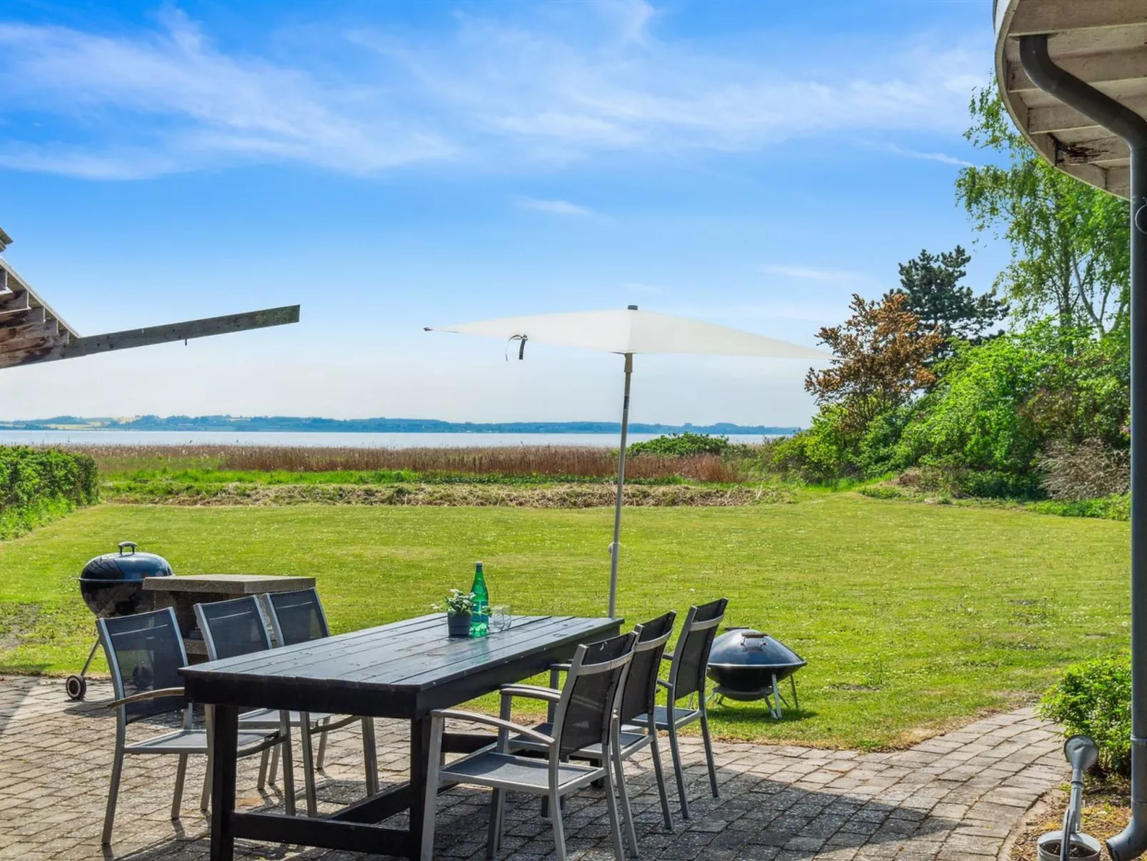 "Vemund" - 100m to the fjord-Draußen