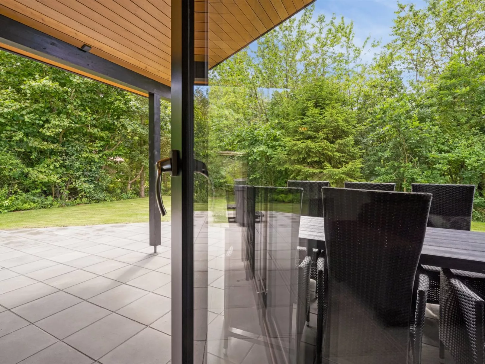 "Robert" - 30km from the sea-Outside