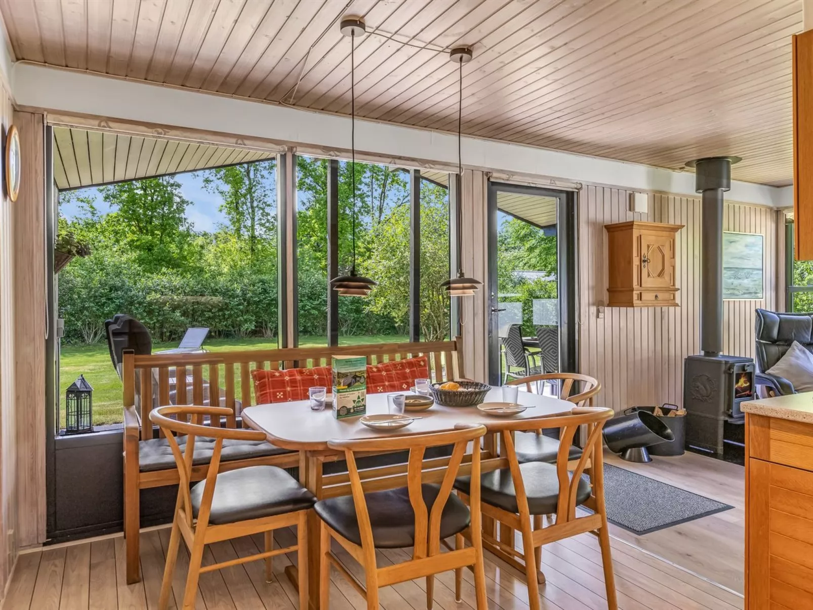 "Mijat" - 30km from the sea-Inside