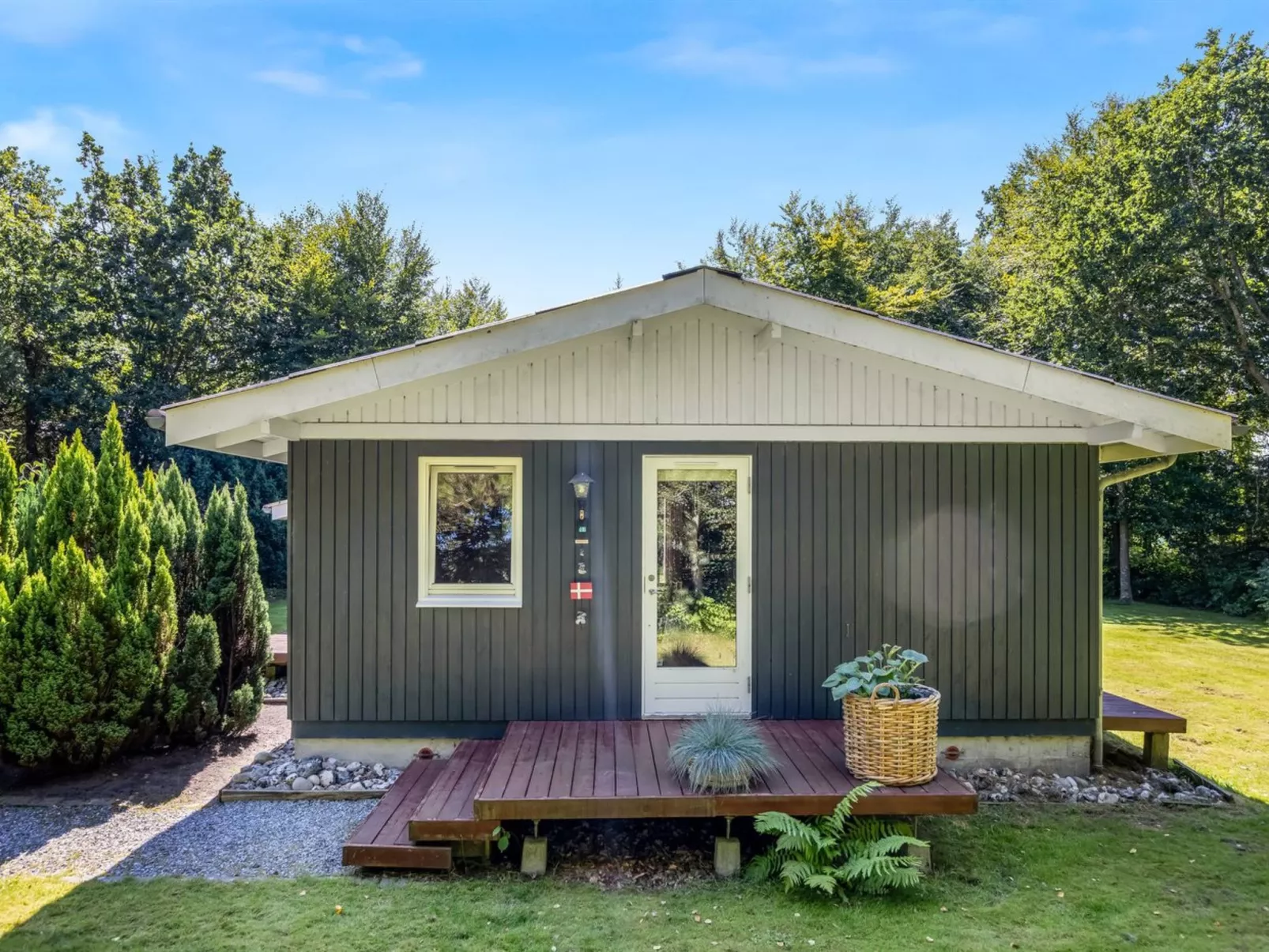 "Sofja" - 175m to the fjord-Outside