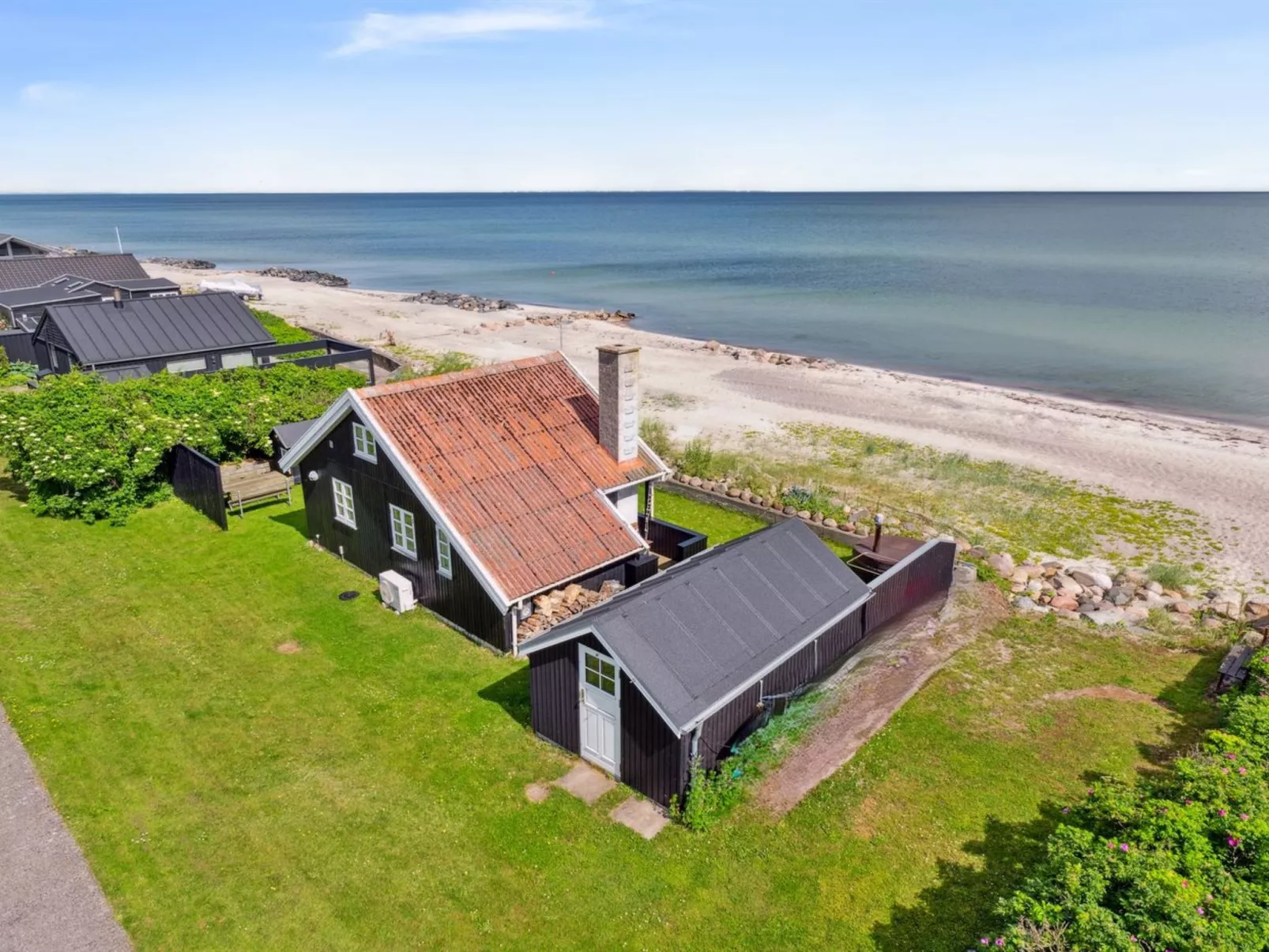 "Ofrath" - 5m from the sea-Outside