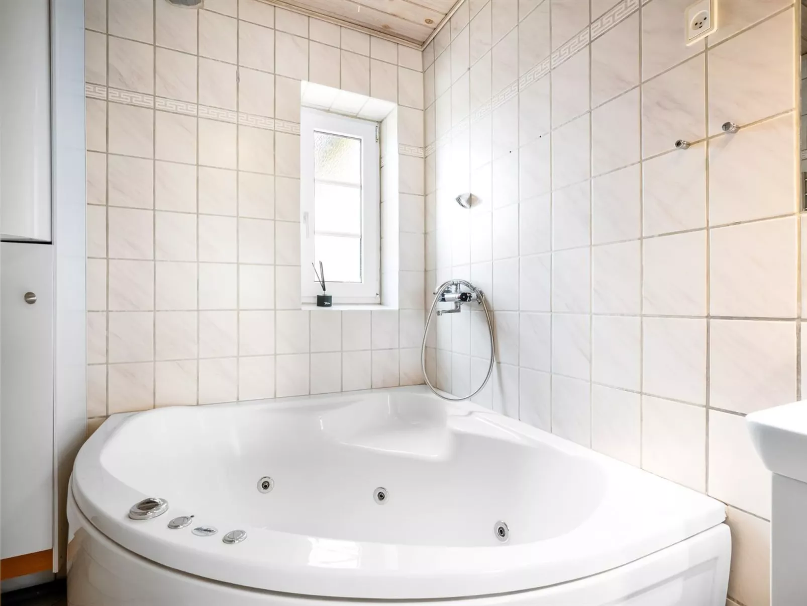 "Nafne" - 1.2km from the sea-Dedans