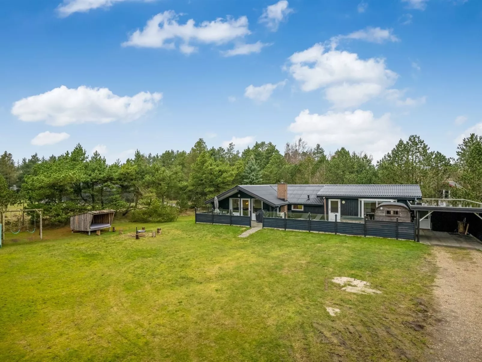 "Orm" - 2.3km from the sea-Draußen