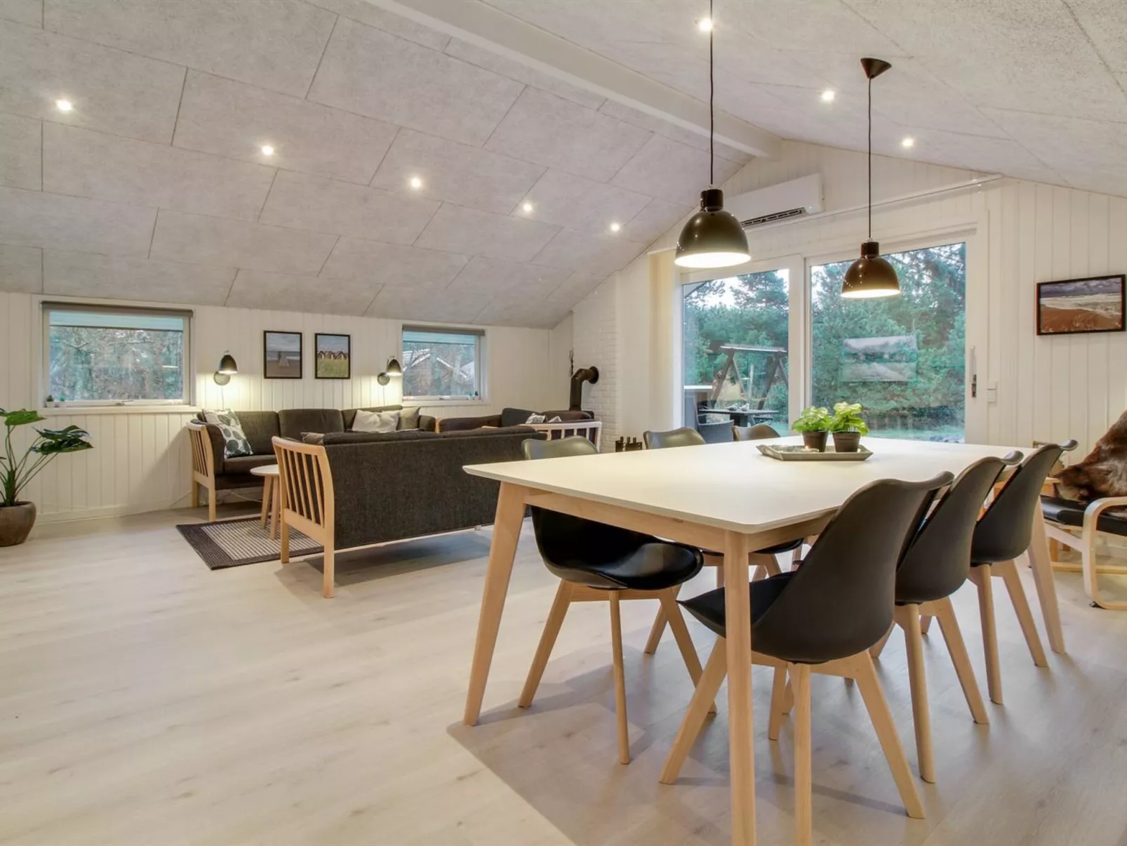 "Ria" - 250m from the sea-Inside