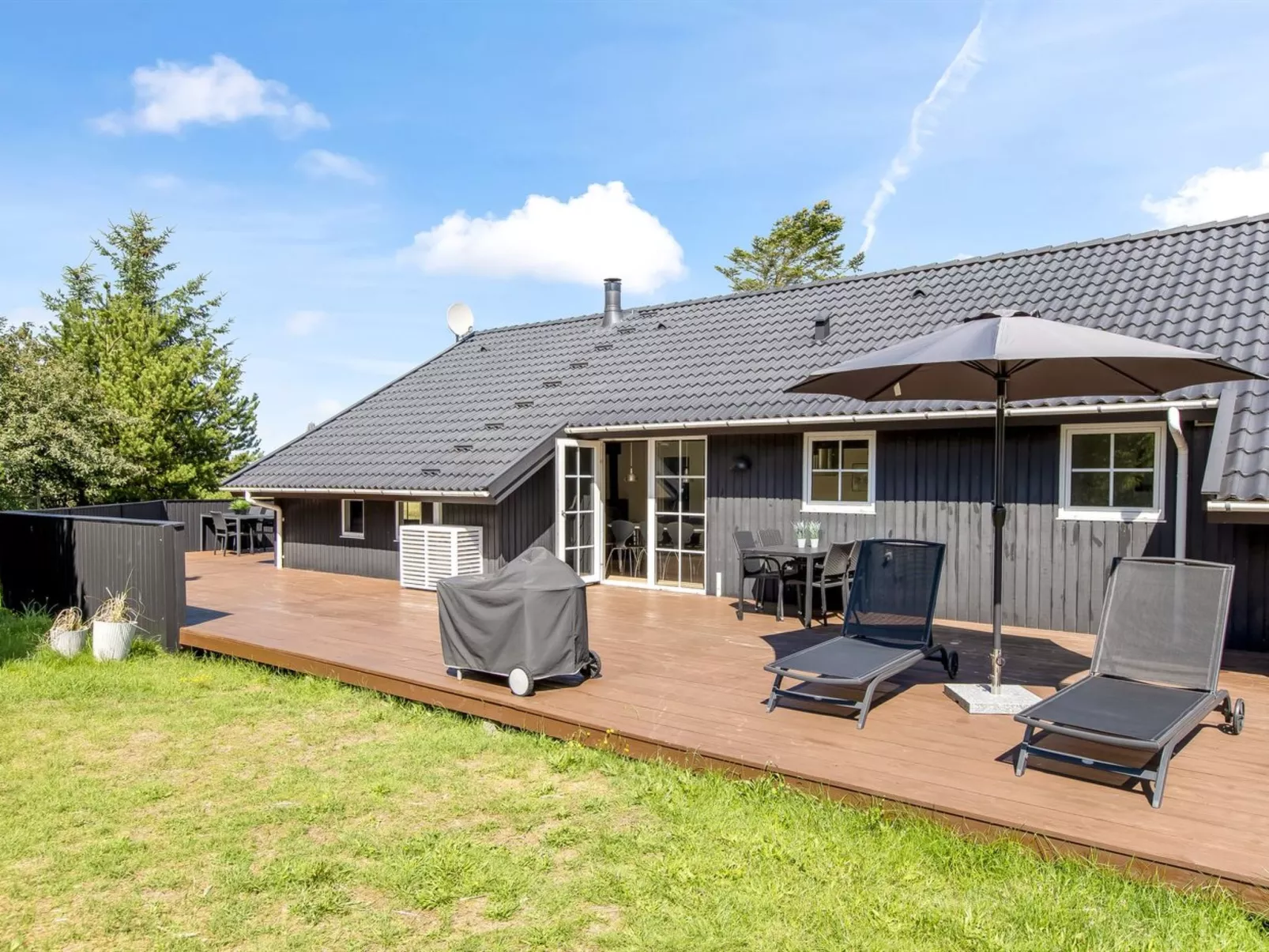 "Joseline" - 1.8km from the sea-Outside