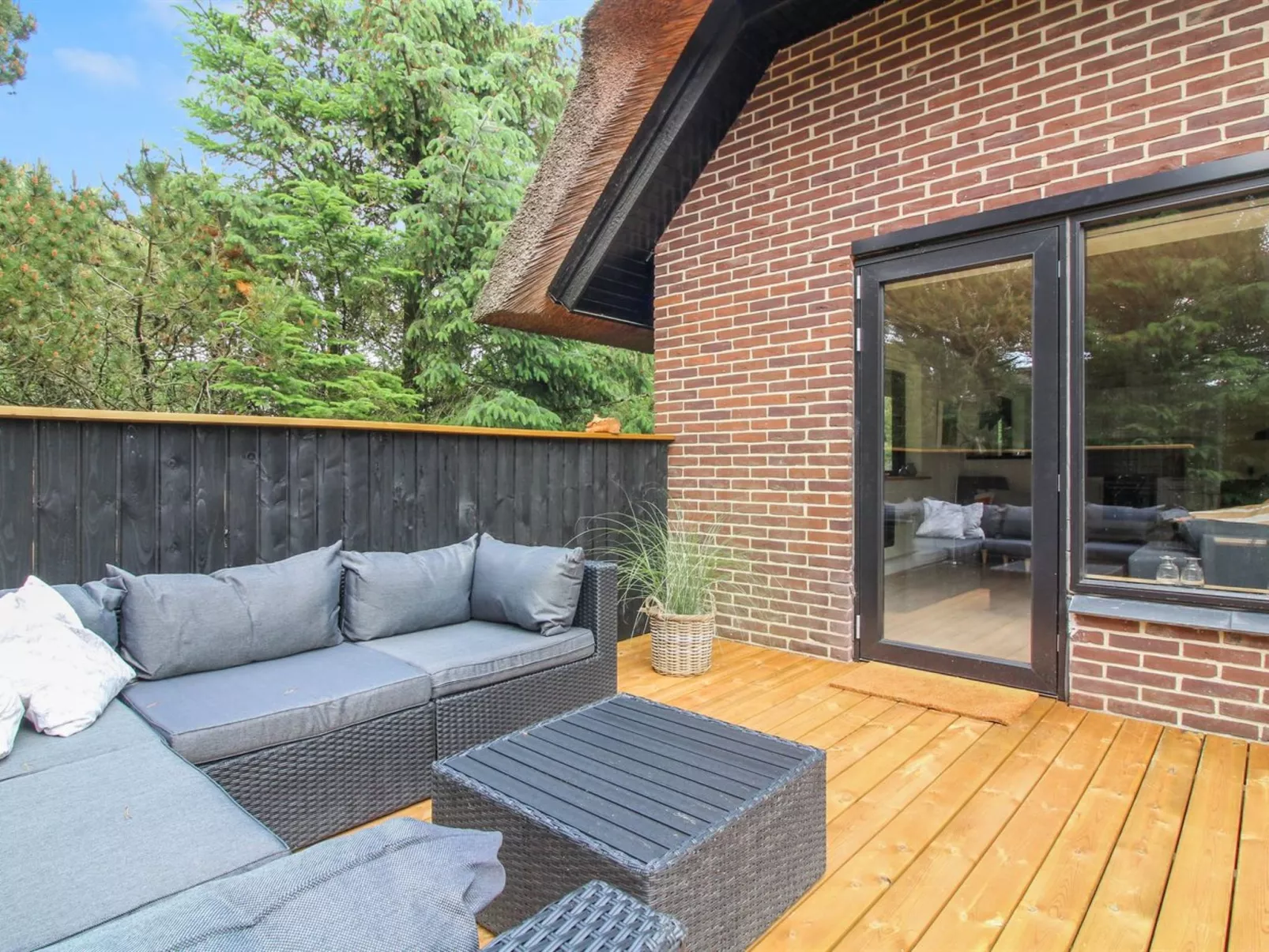 "Gunkil" - 800m from the sea-Outside