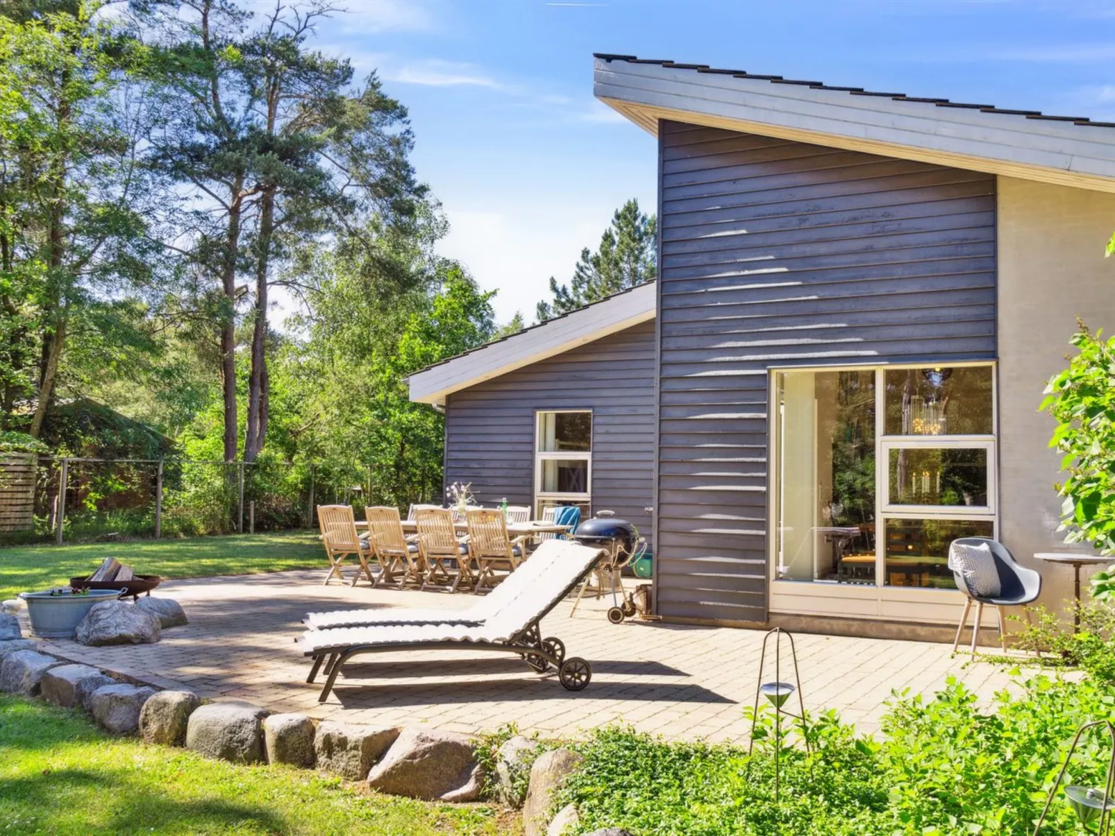 "Romil" - 2.1km from the sea-Outside