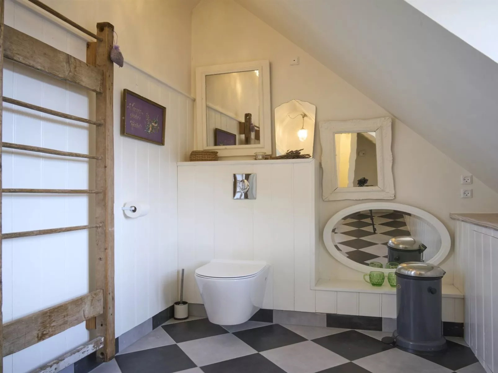 "Merrit" - 250m from the sea-Inside