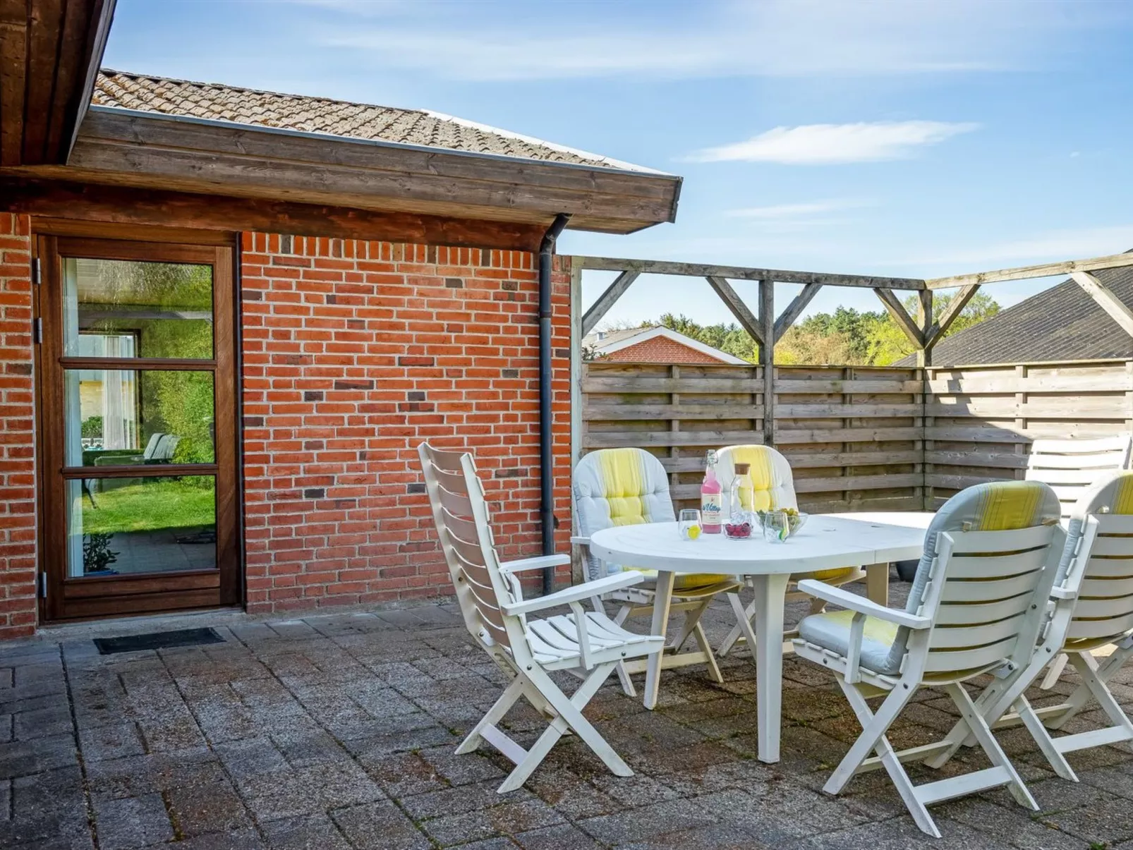 "Satu" - 2km from the sea-Outside