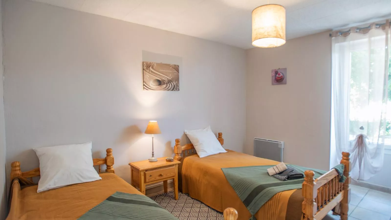 Chez Hélene-Bedroom