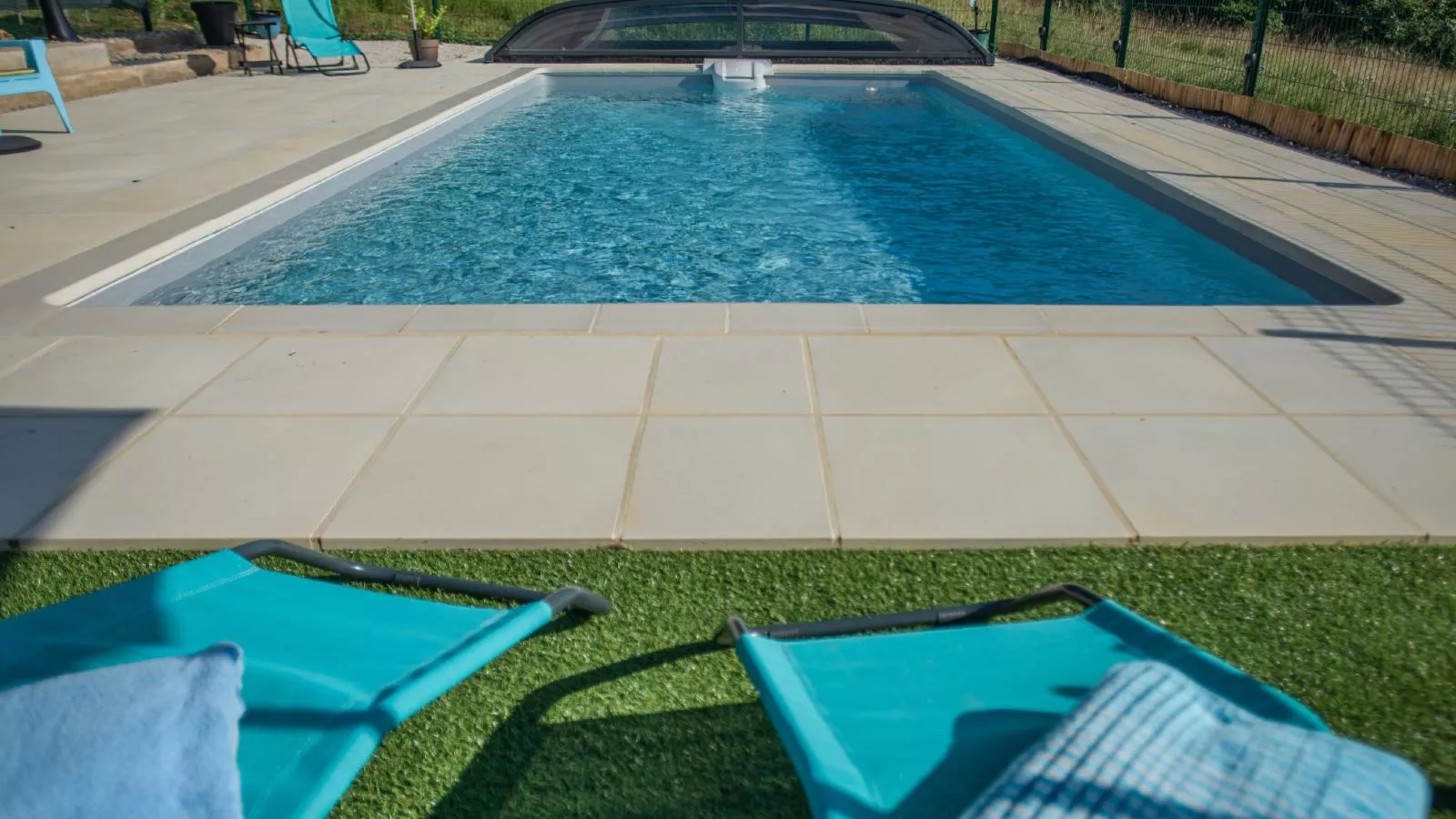 Chez Hélene-Pool