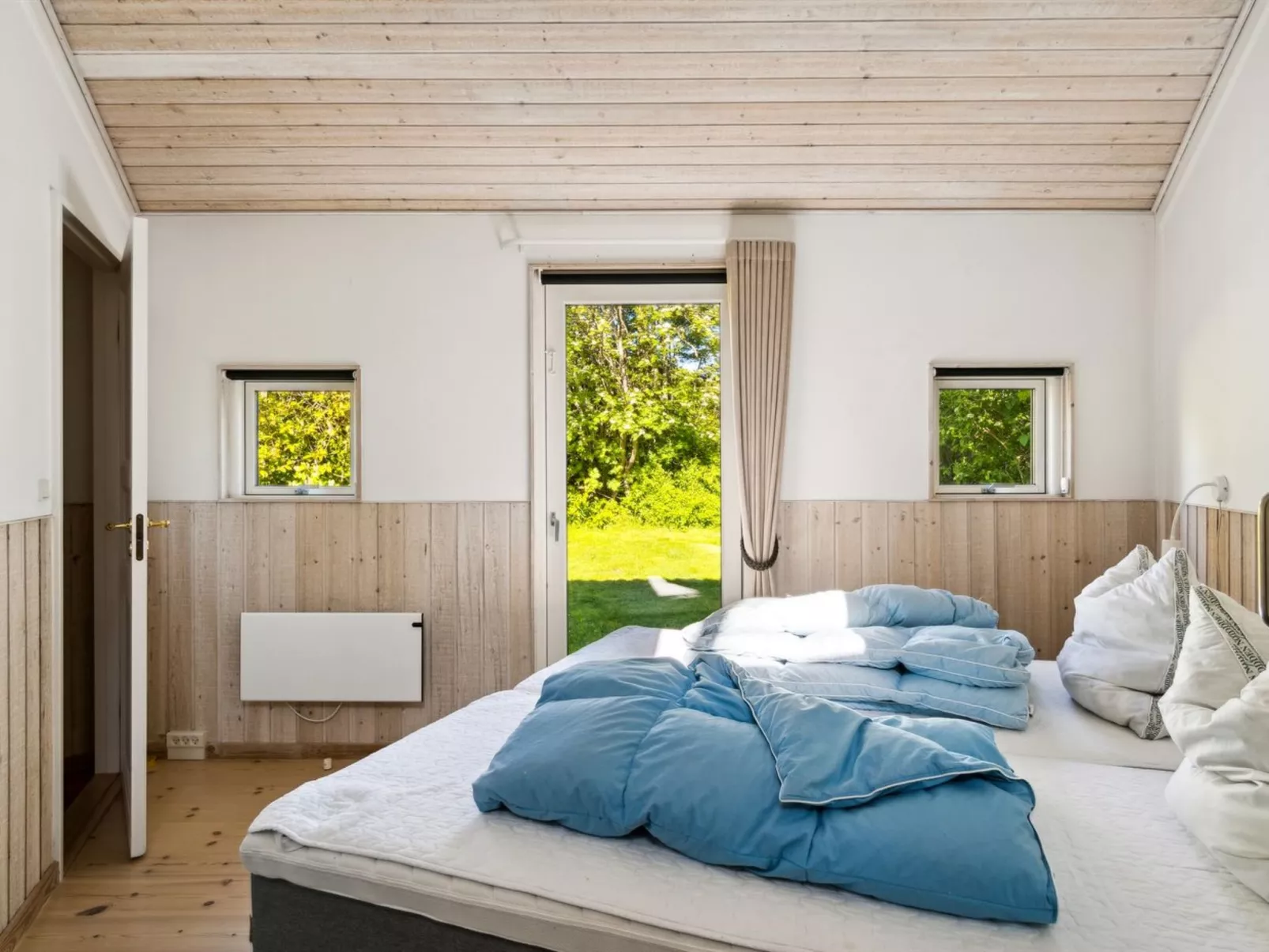 "Magh" - 400m from the sea-Inside