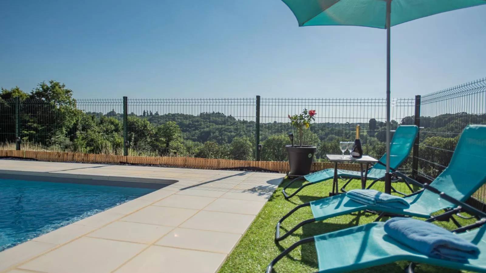Chez Hélene-Terrace balcony