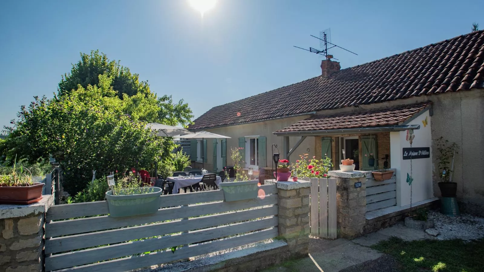 Chez Hélene-Exterior summer