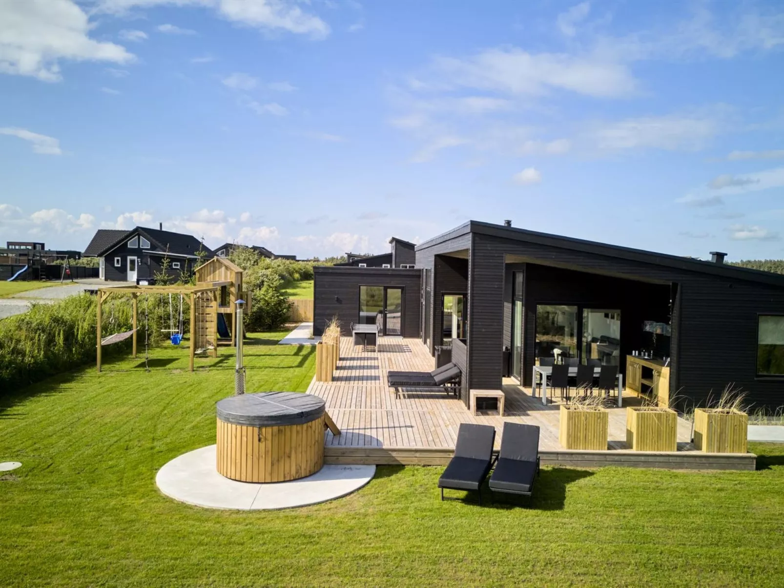 "Lyder" - 400m from the sea-Outside