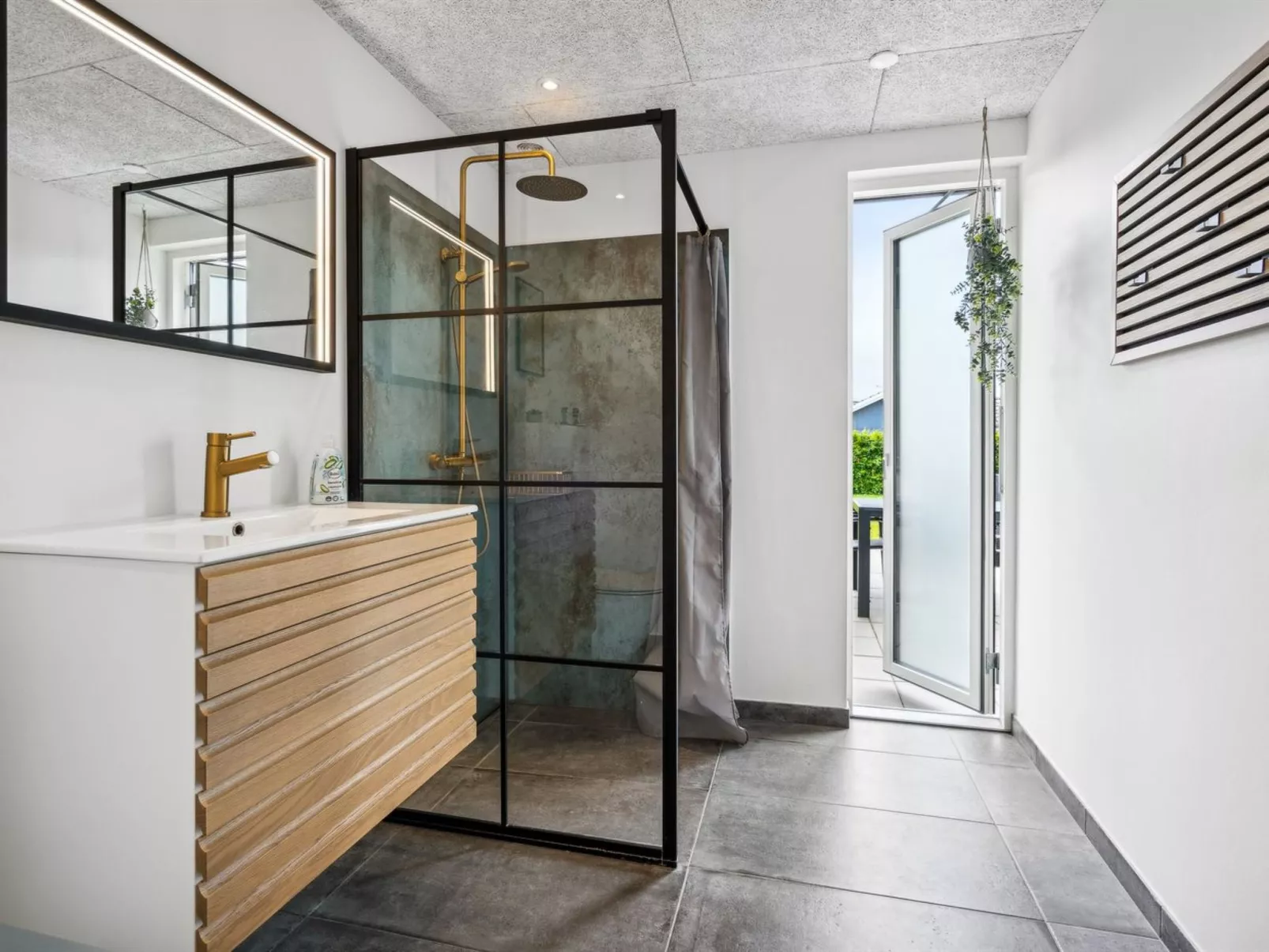 "Danika" - 650m from the sea-Drinnen