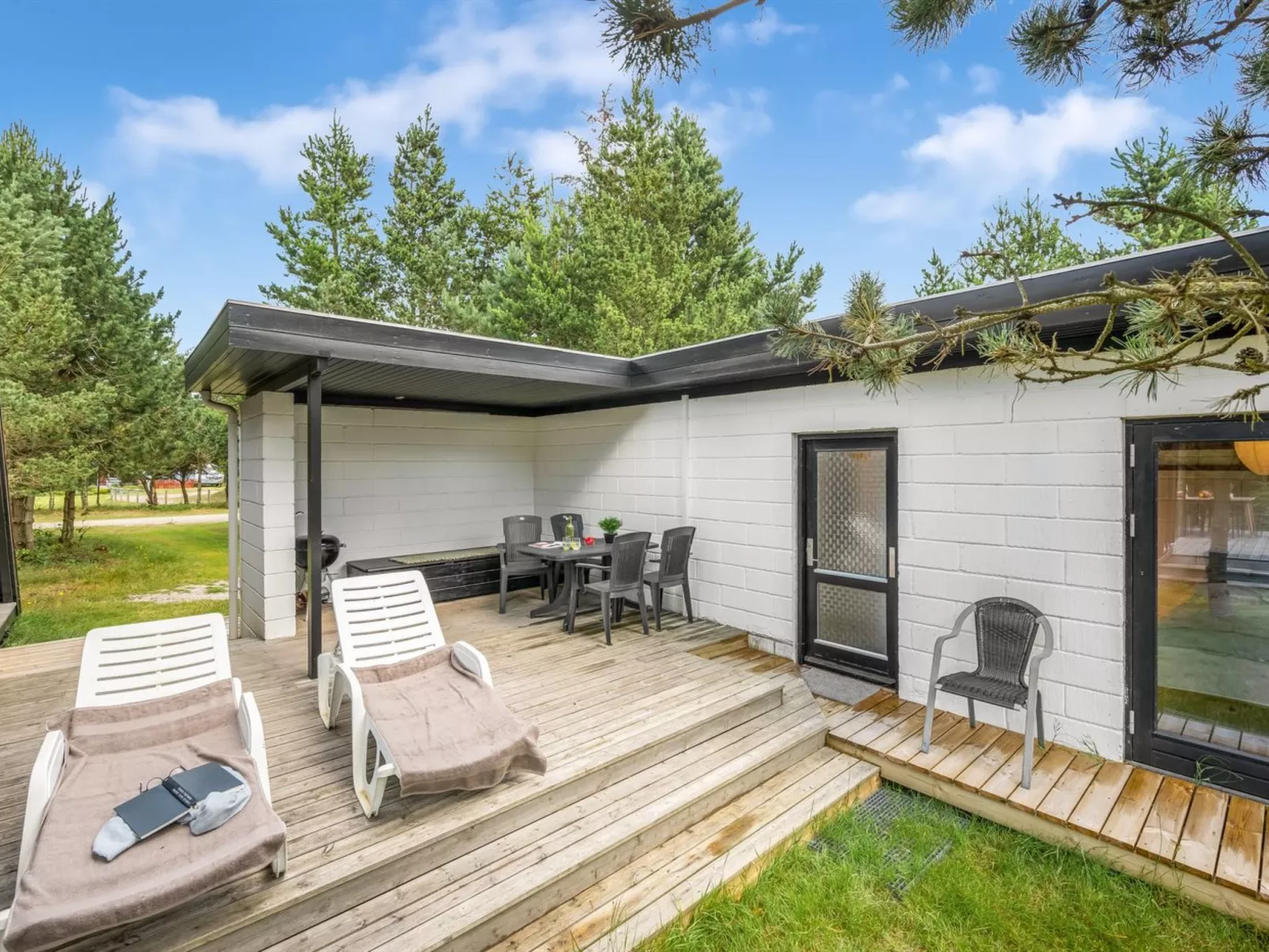 "Peta" - 1.6km from the sea-Outside