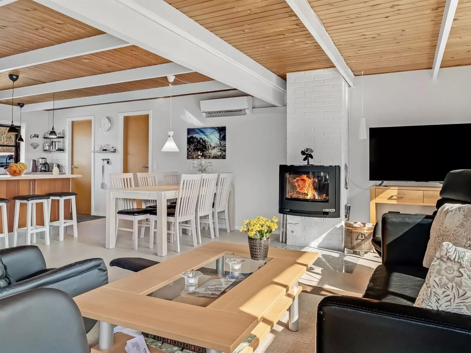 "Berner" - 30km from the sea-Dedans