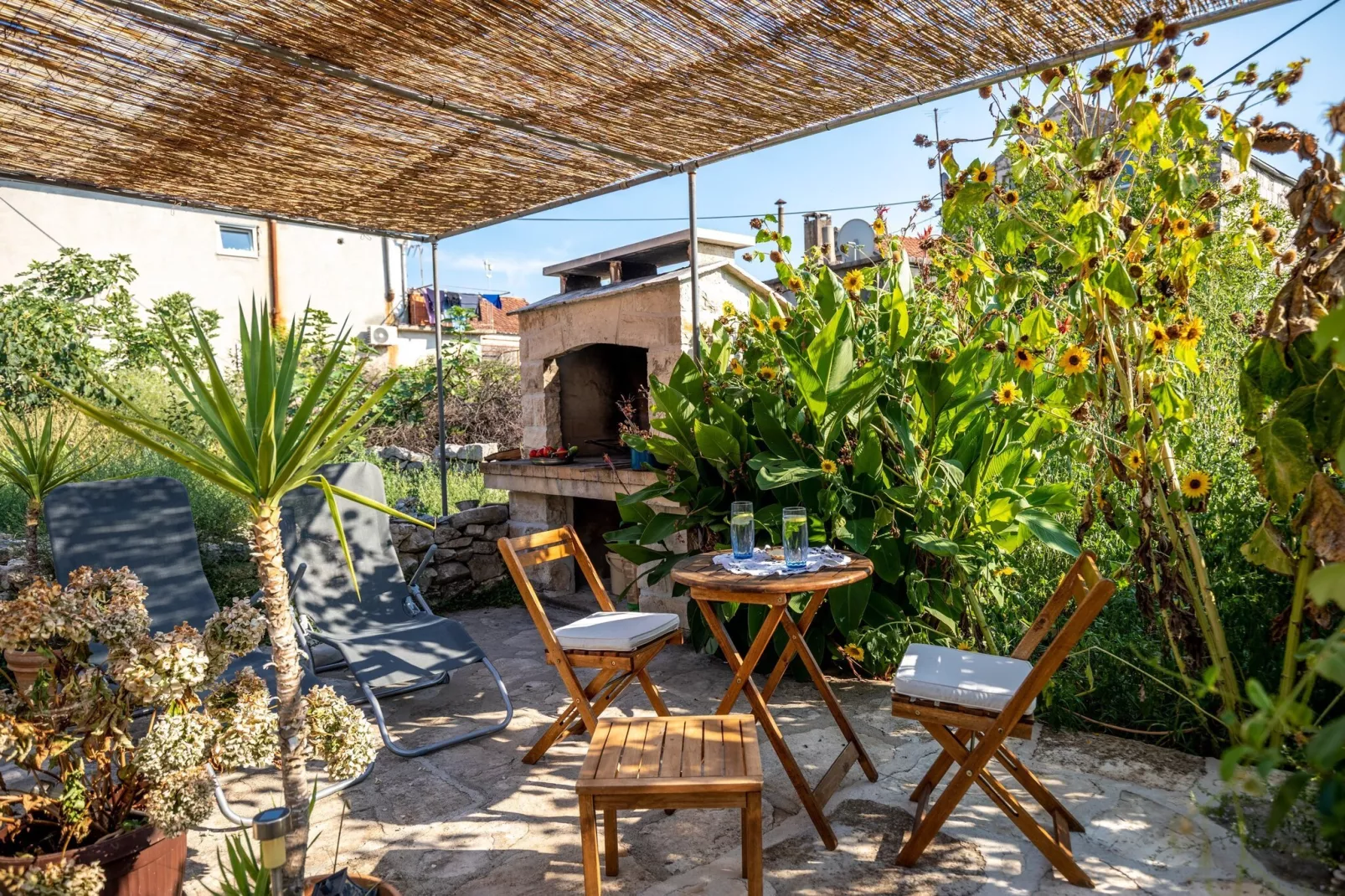 Stone House Harmony - One Bedroom Apartment with Patio and Garden View ( 1 )-Terrasse