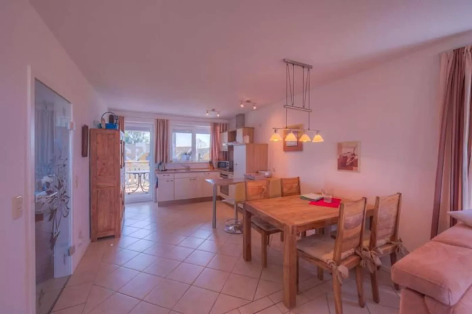 Mitteldeck 433-Esszimmer