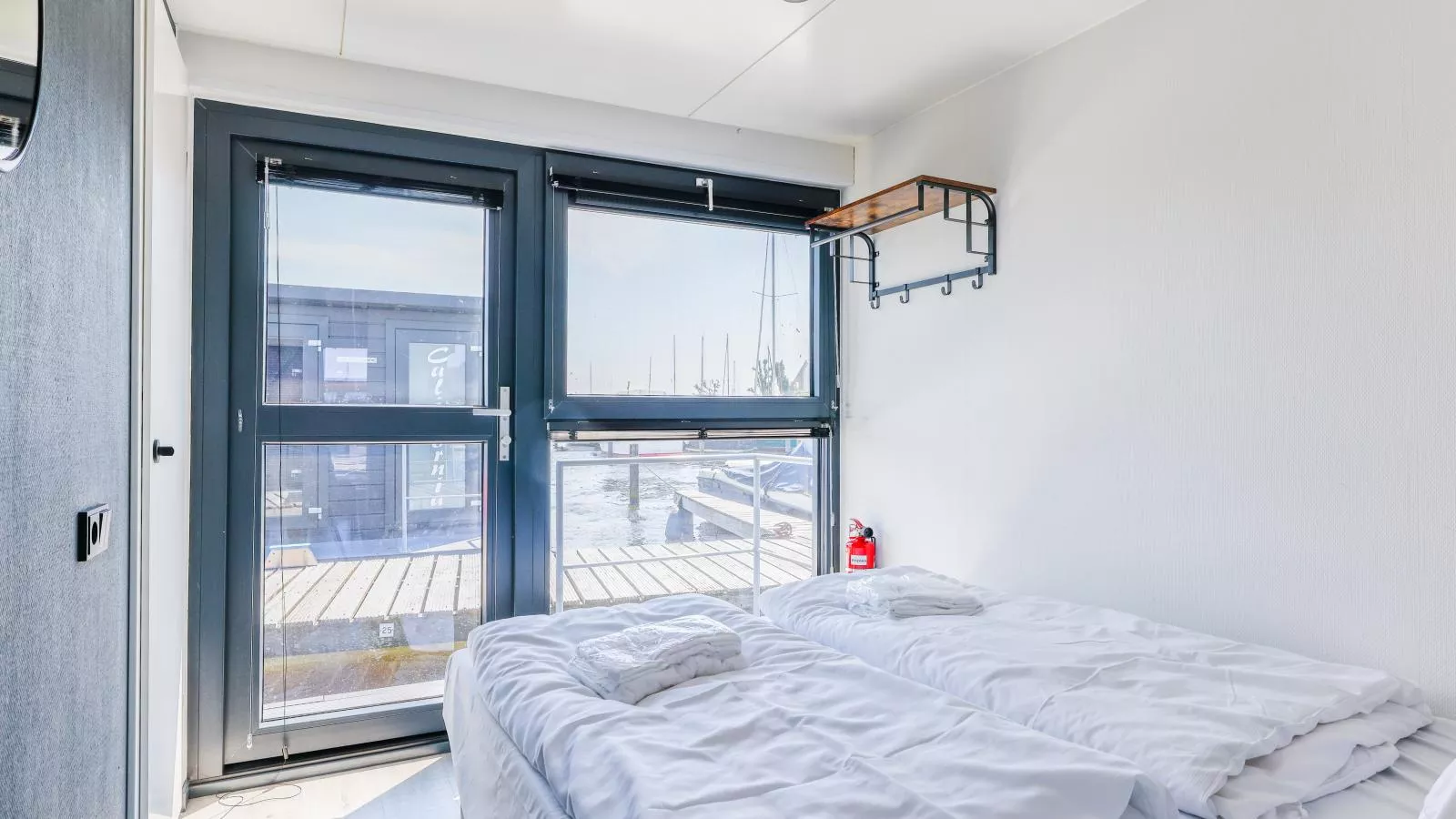 Tiny houseboat Parel I - airco-Bedroom