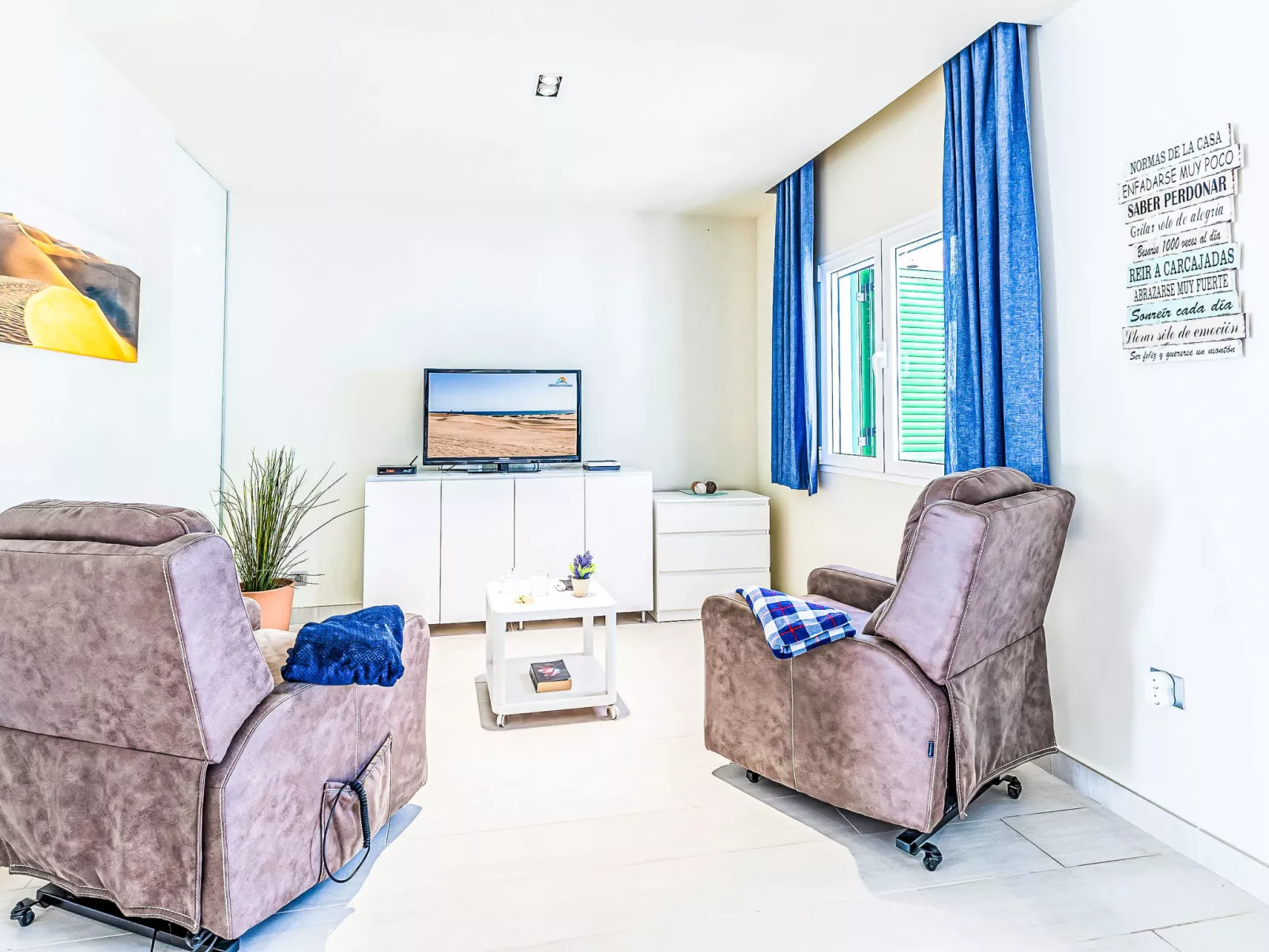 Casa Amarilla Begoña-Dedans