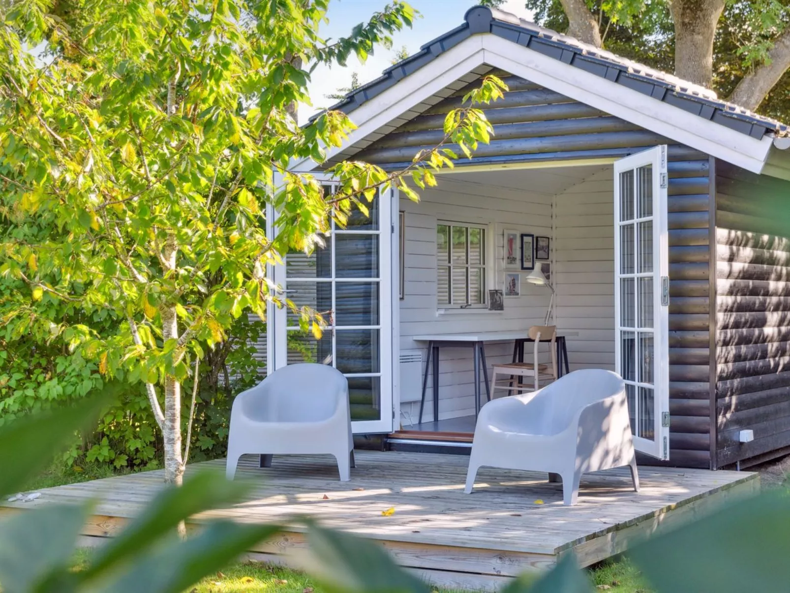 "Sighfrith" - 1.4km from the sea-Inside