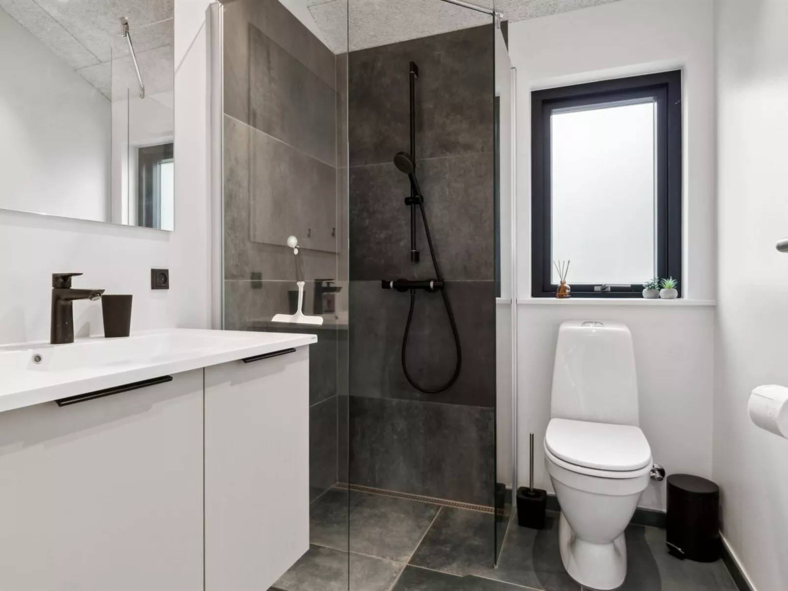 "Wilgrib" - 50m from the sea-Dedans