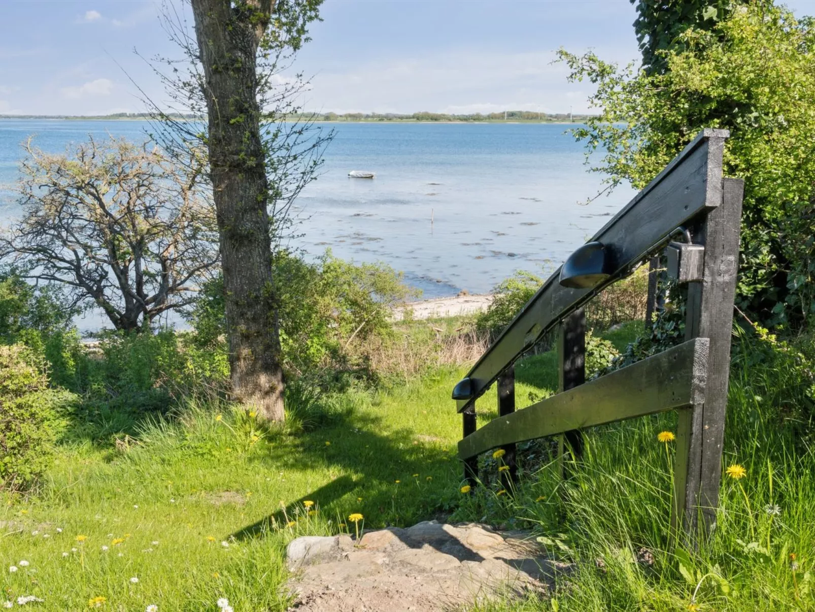 "Titta" - 10m to the fjord-Outside