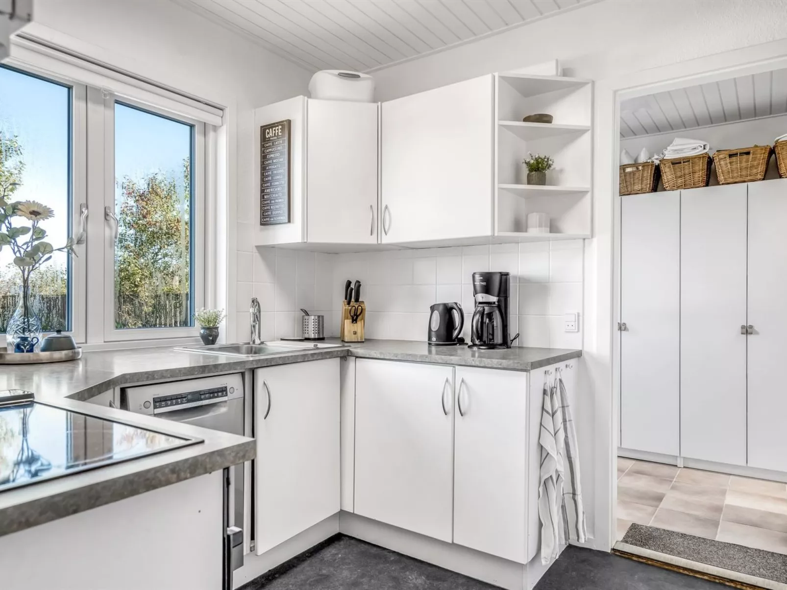 "Julie" - 700m from the sea-Inside