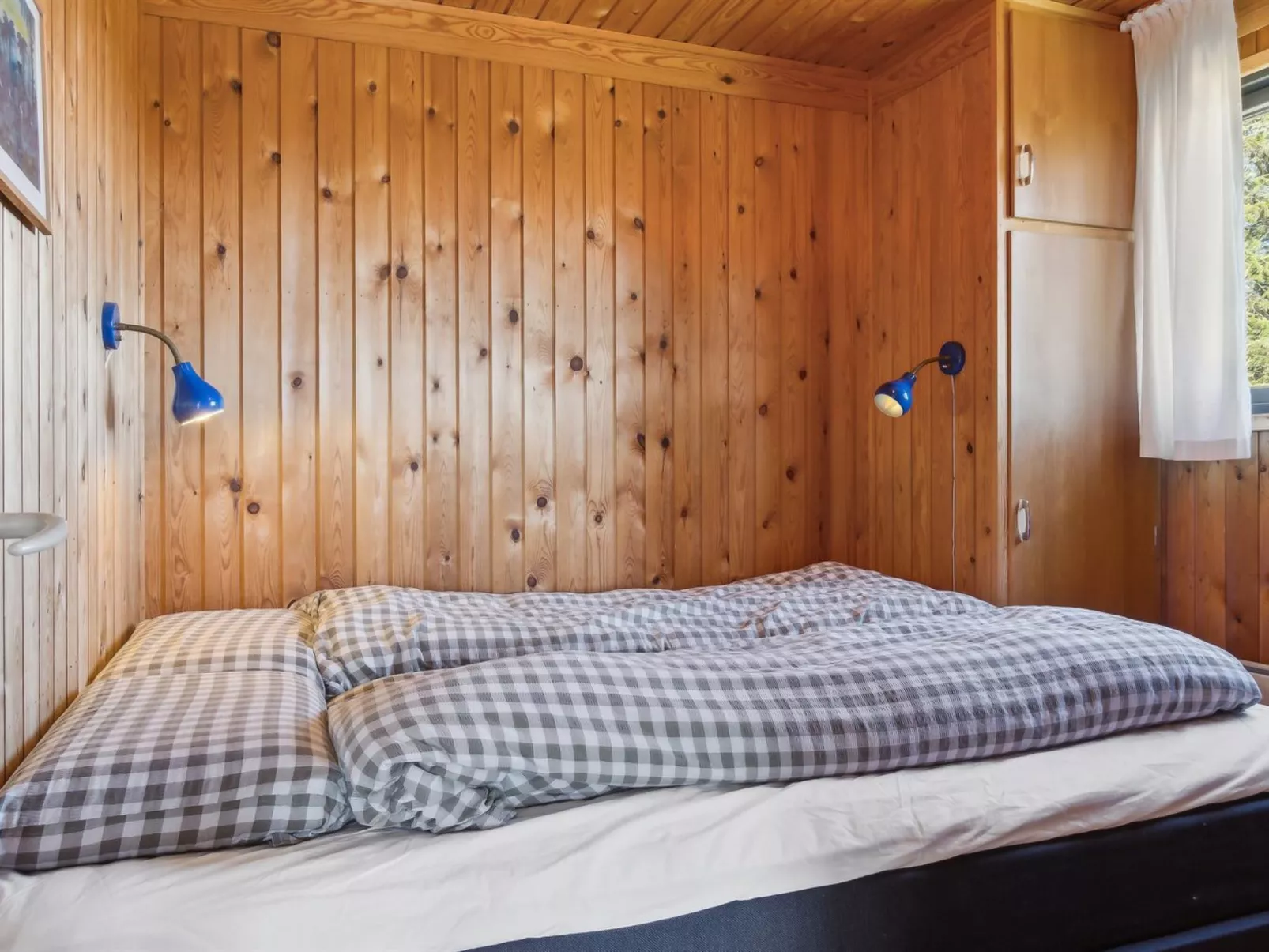 "Laghmund" -  from the sea-Dedans