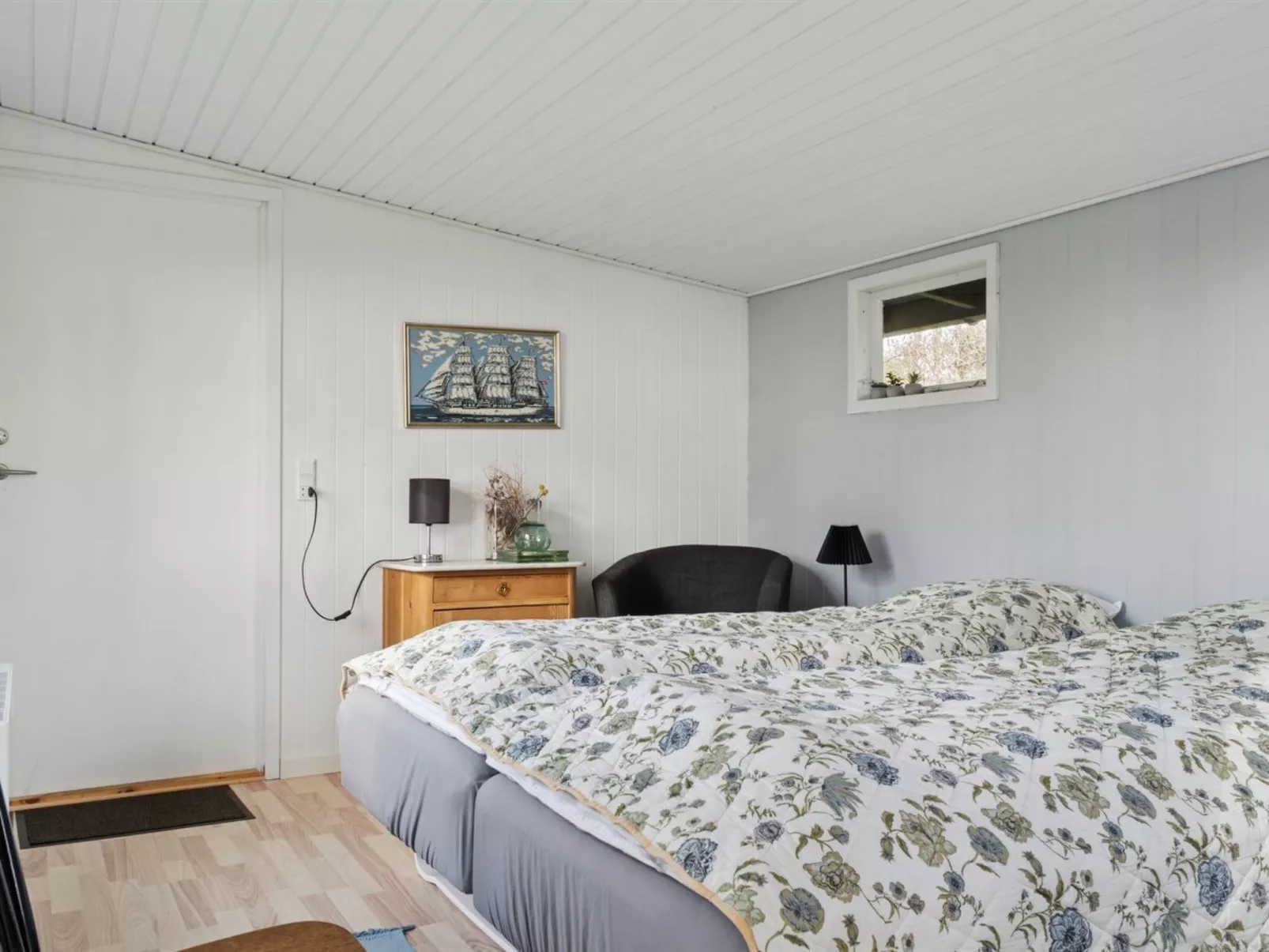 "Salka" - 200m to the fjord-Drinnen