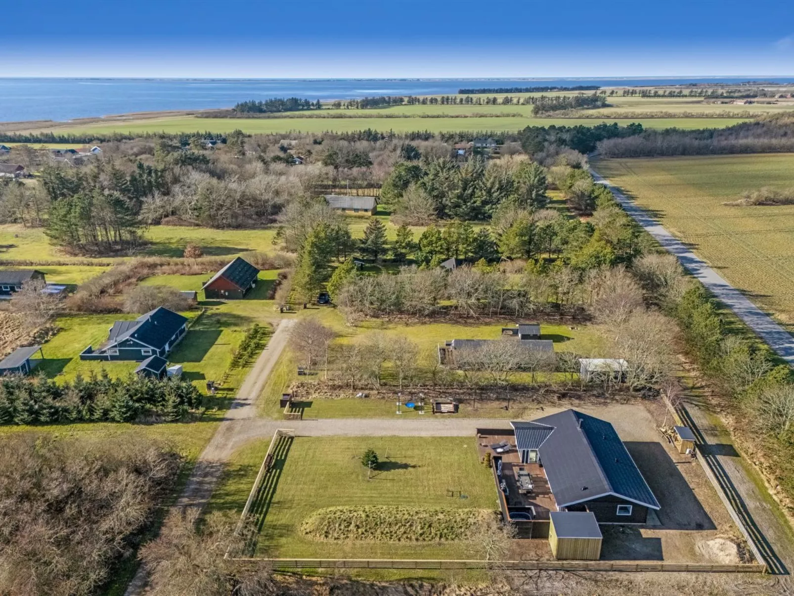 "Elisaveta" - 400m to the fjord-Draußen