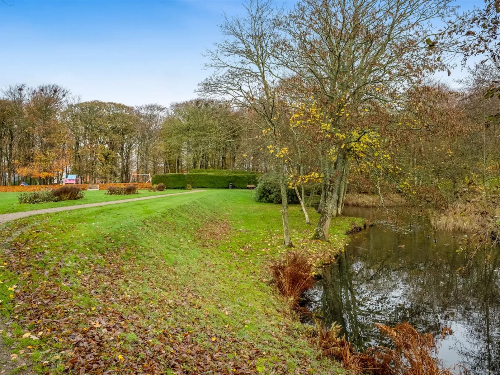 "Trpana" - 1km to the fjord-Draußen