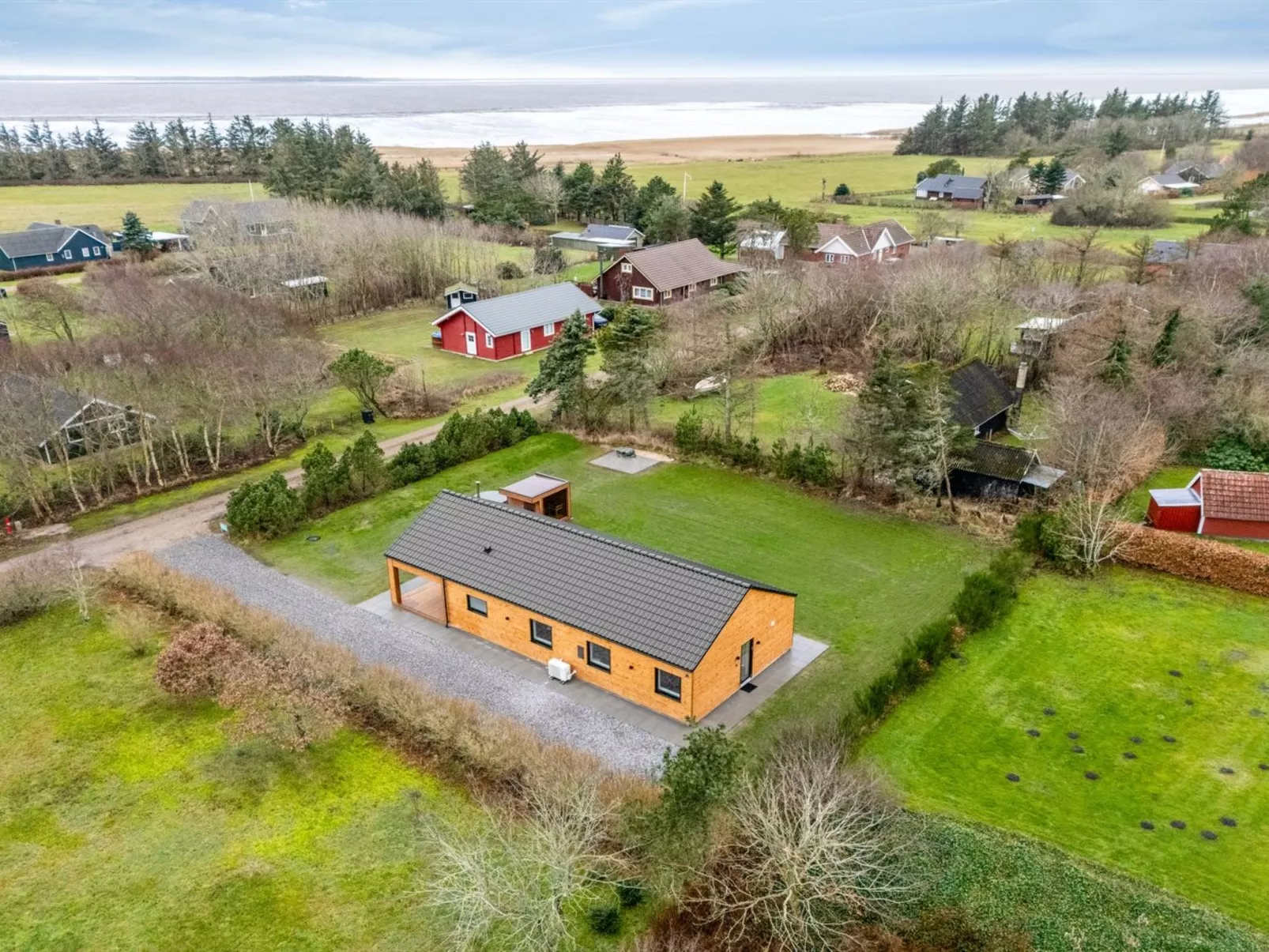 "Grimar" - 400m to the fjord-Draußen