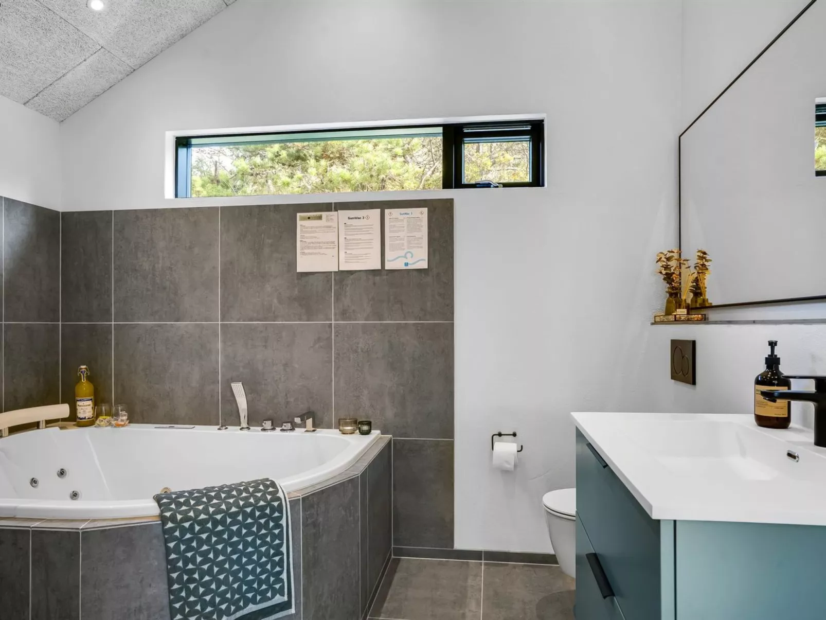 "Helga" - 900m from the sea-Inside