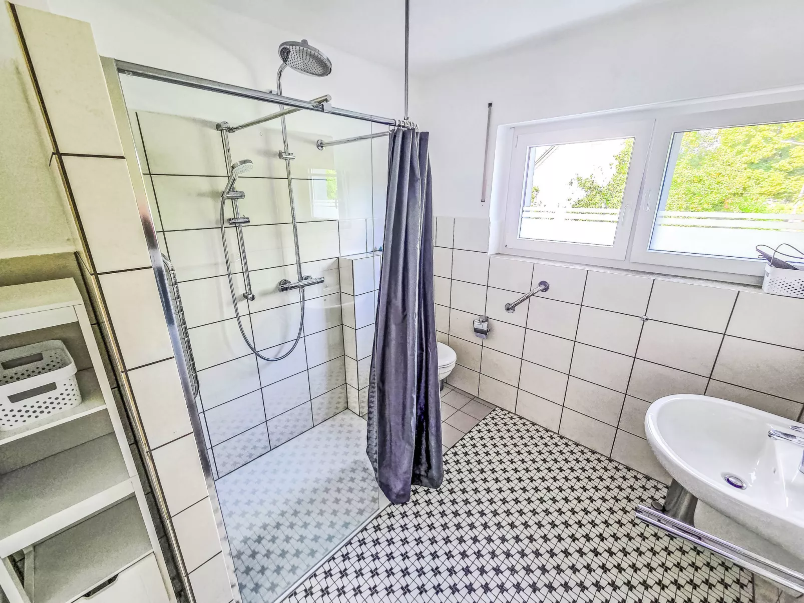 Lindenstraße-Inside