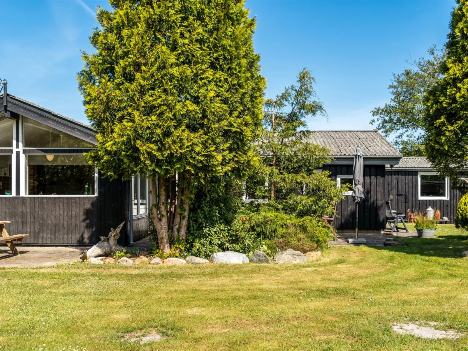 "Meindor" - 240m to the fjord-Draußen