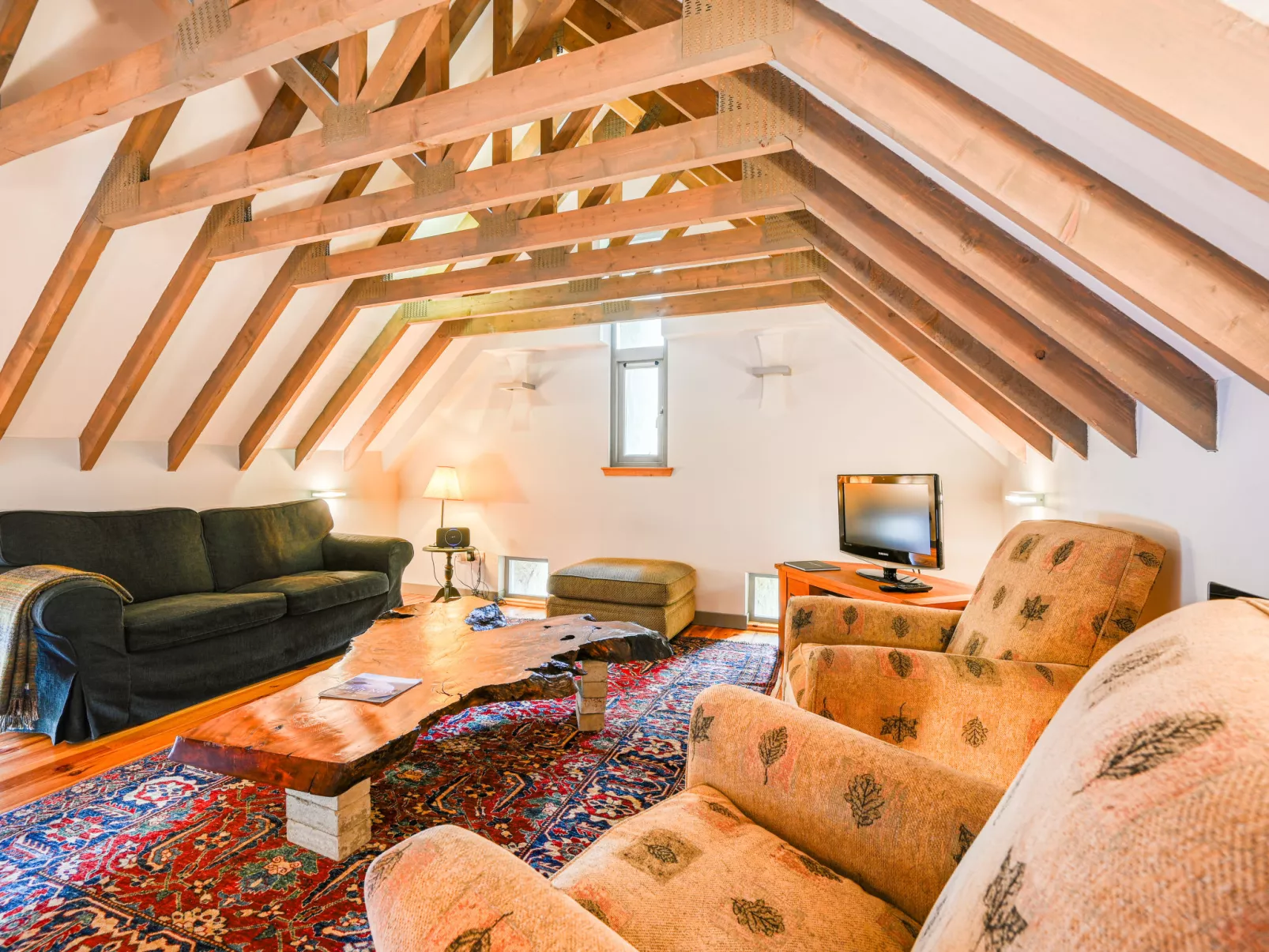 Loch Ness Granary-Dedans