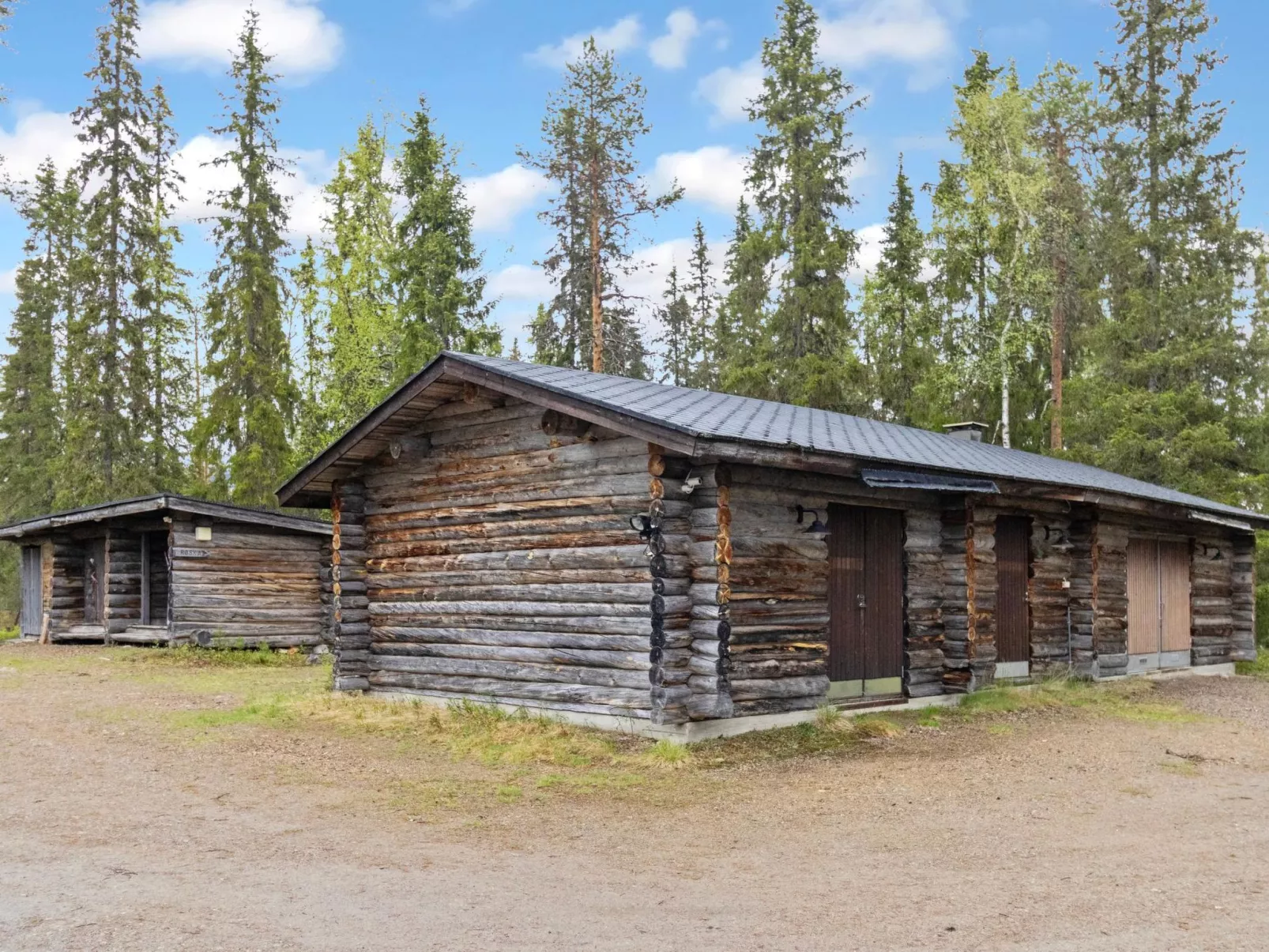 Metsä-luosto-Drinnen