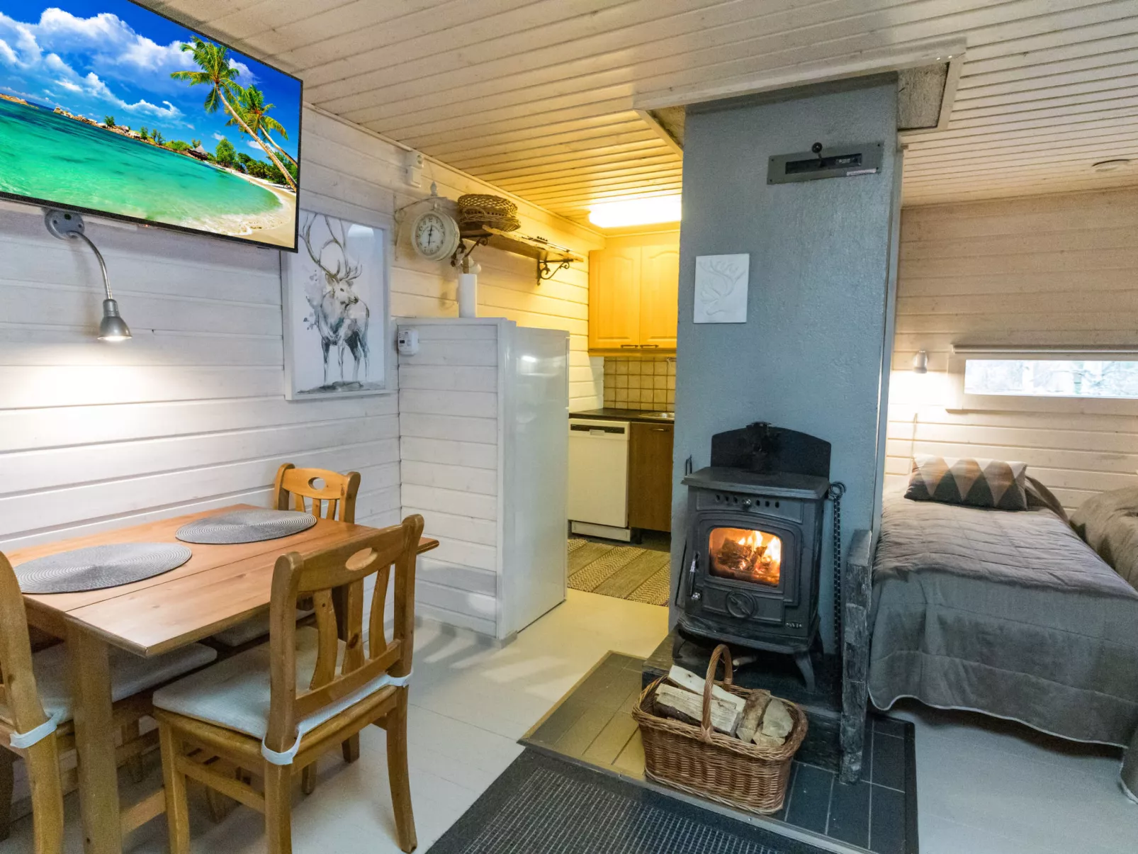 Lystikämän tupa-Dedans