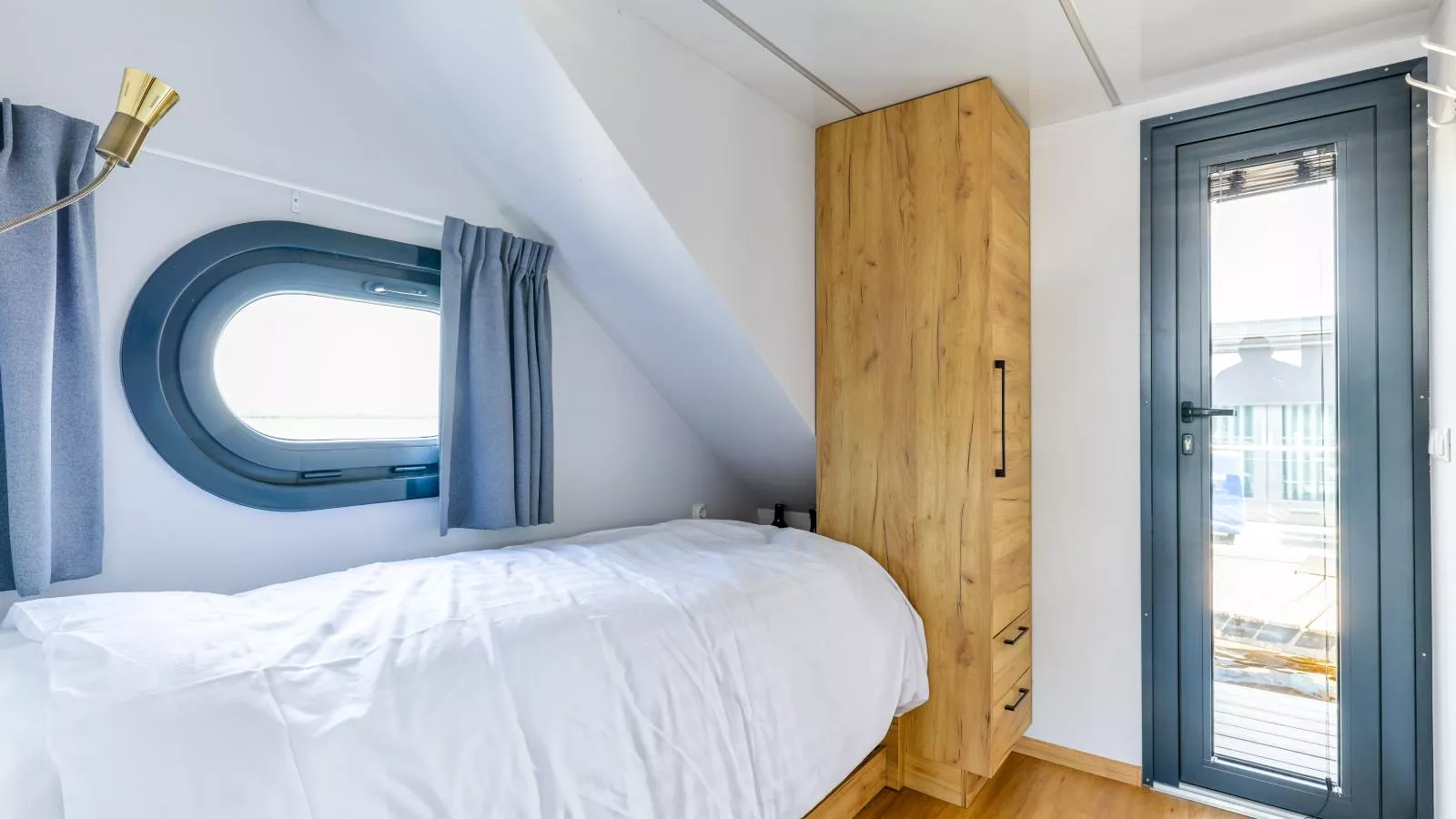 Tiny Houseboat De Woudaap - I-Bedroom