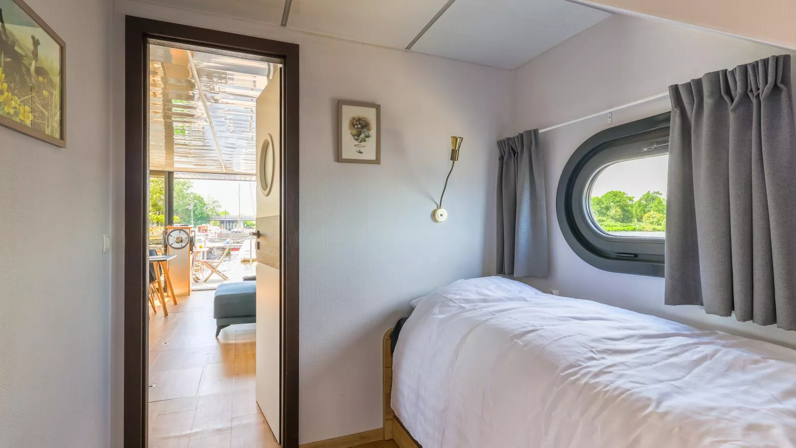 Tiny Houseboat De Woudaap - I-Bedroom