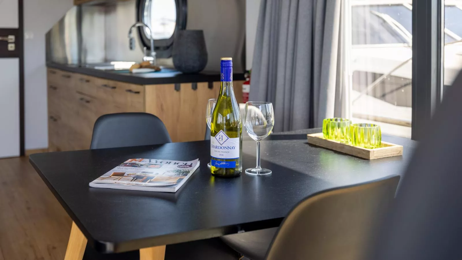 Tiny Houseboat De Woudaap - I-Dining room