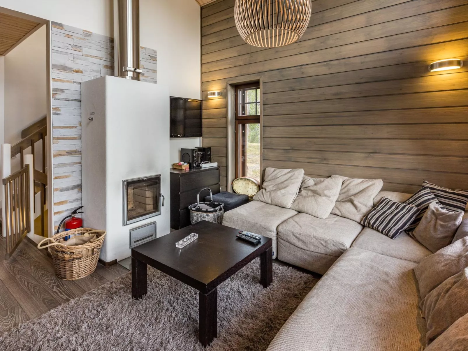 Karhunkieppi 11b-Drinnen