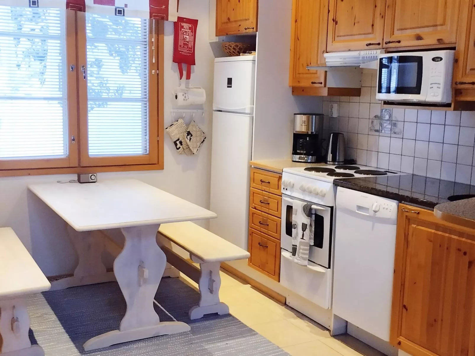 Lauri 4 pieni-Dedans