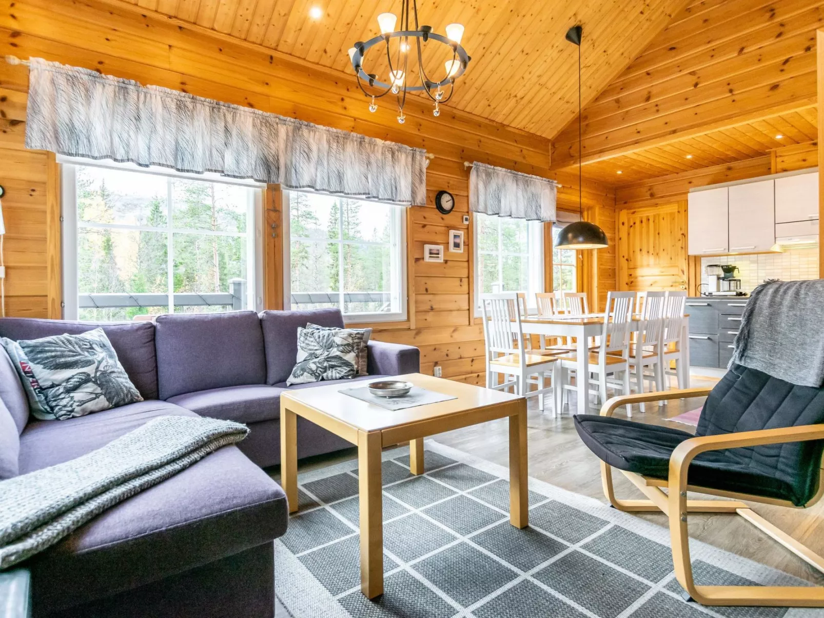 Tunturikettu-Drinnen