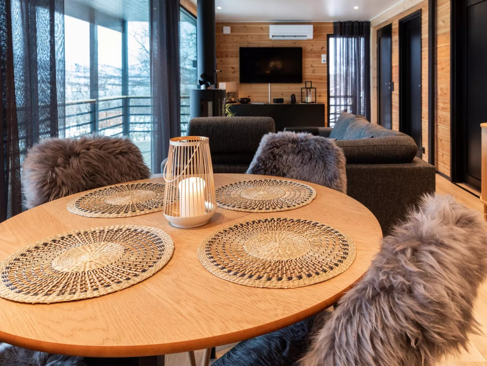 Saanan lumous-Drinnen