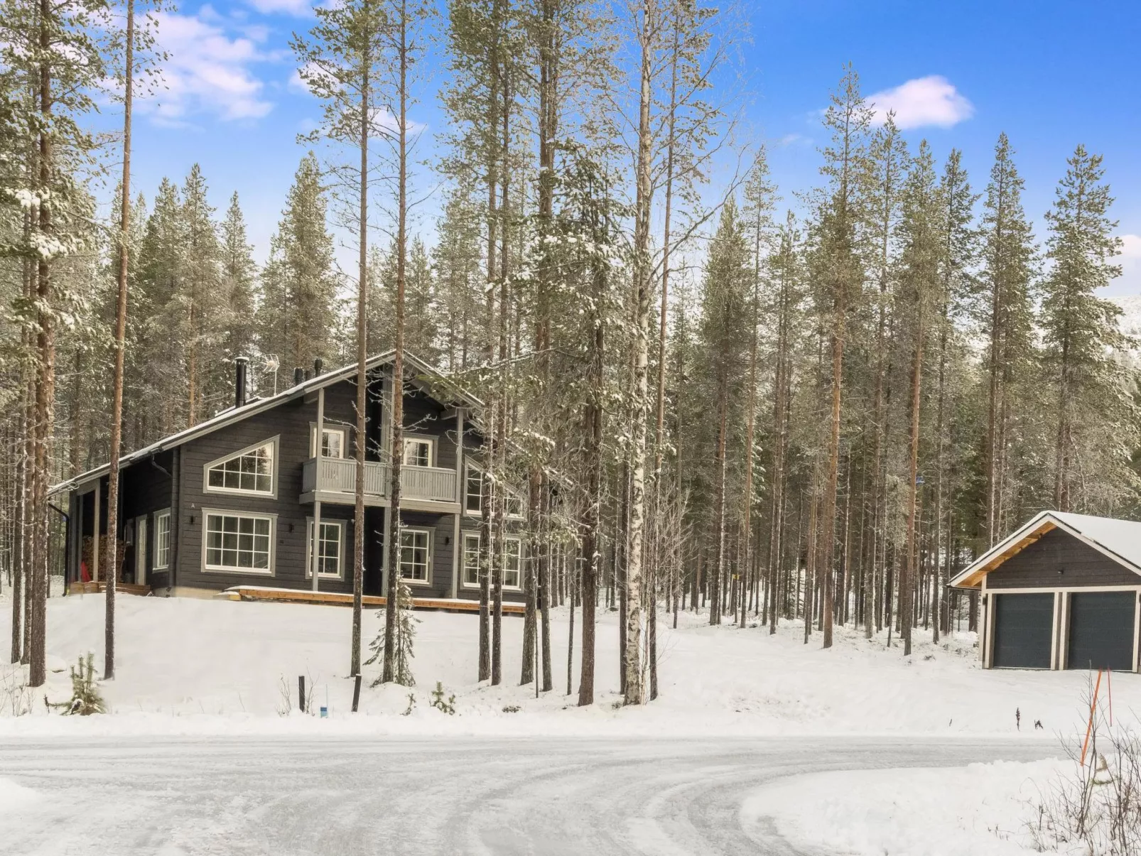 Levin ahmahovi 2a-Drinnen