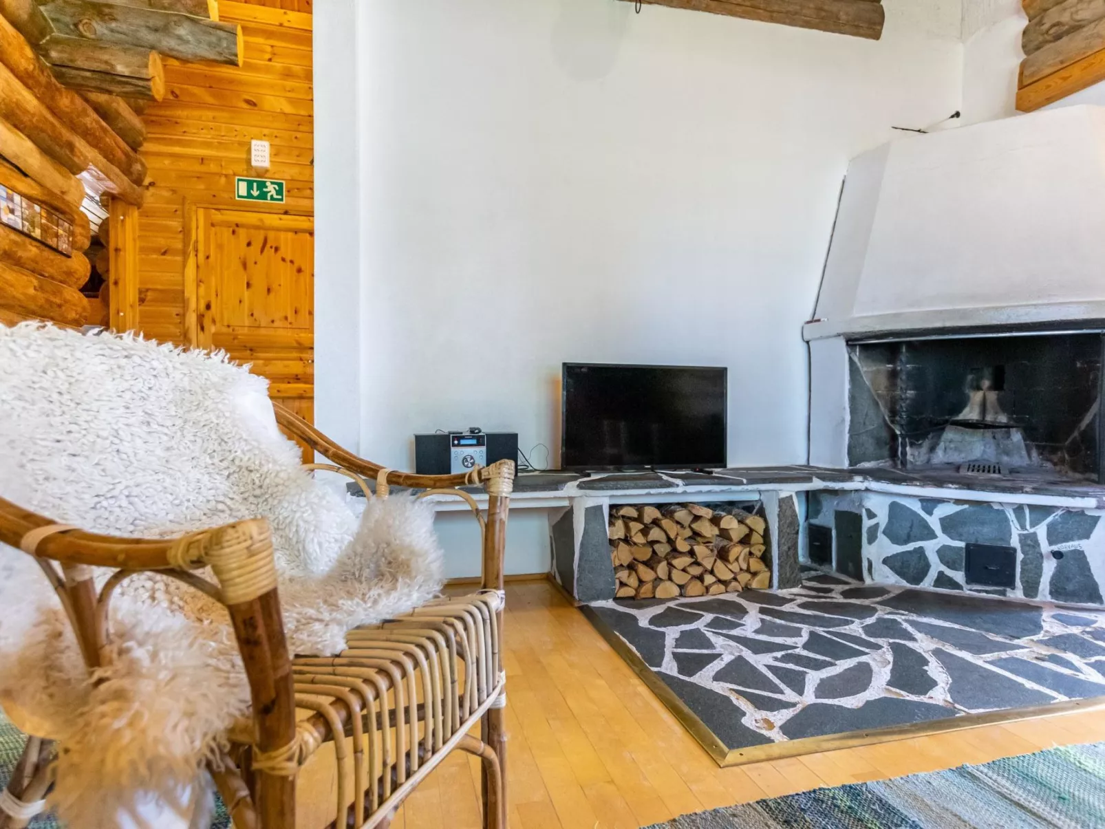 Kiilopalkinen-Inside